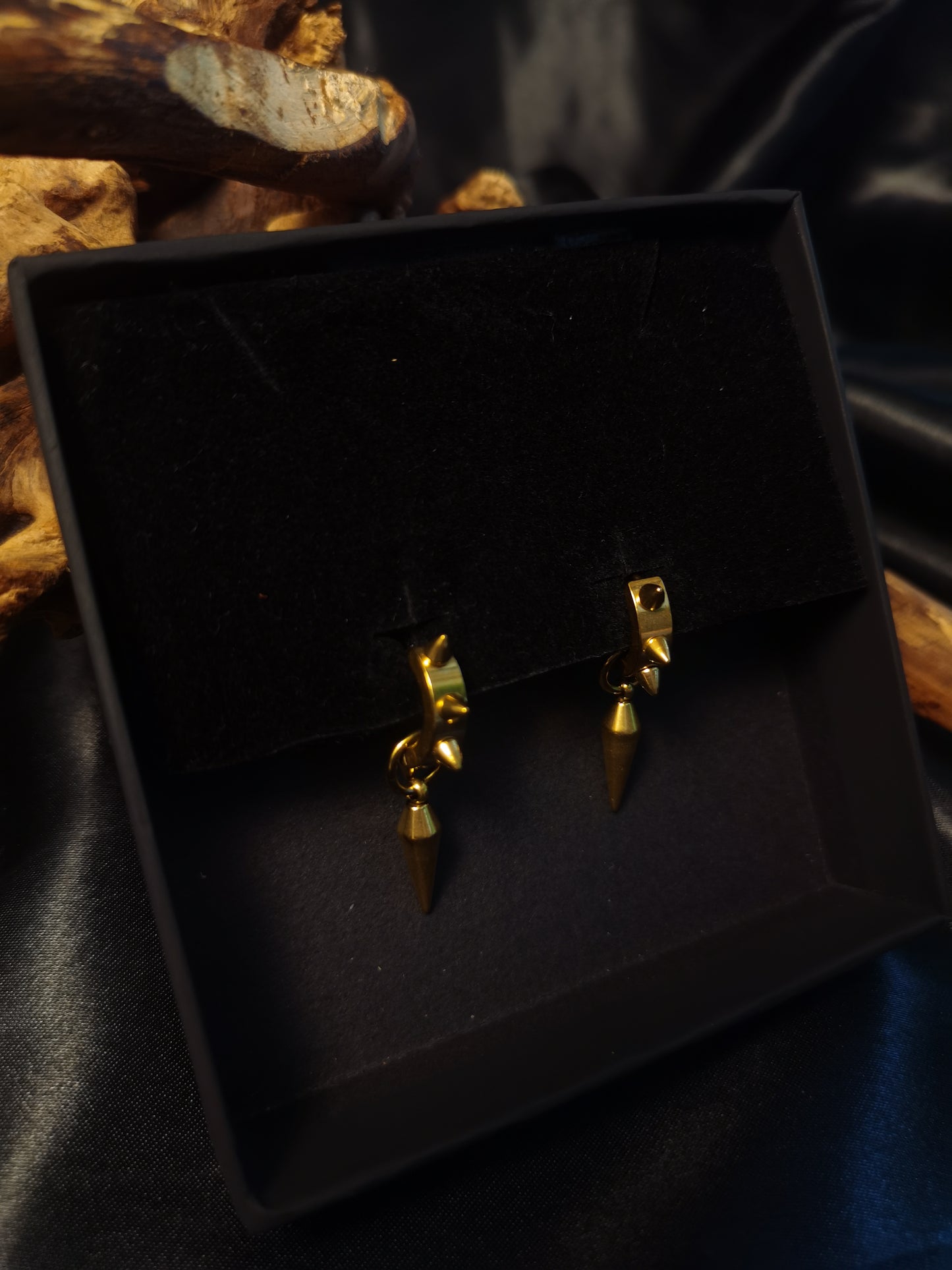 Rivet Huggie Rivet Earrings 18k gold-plated Titanium Steel GMJE39