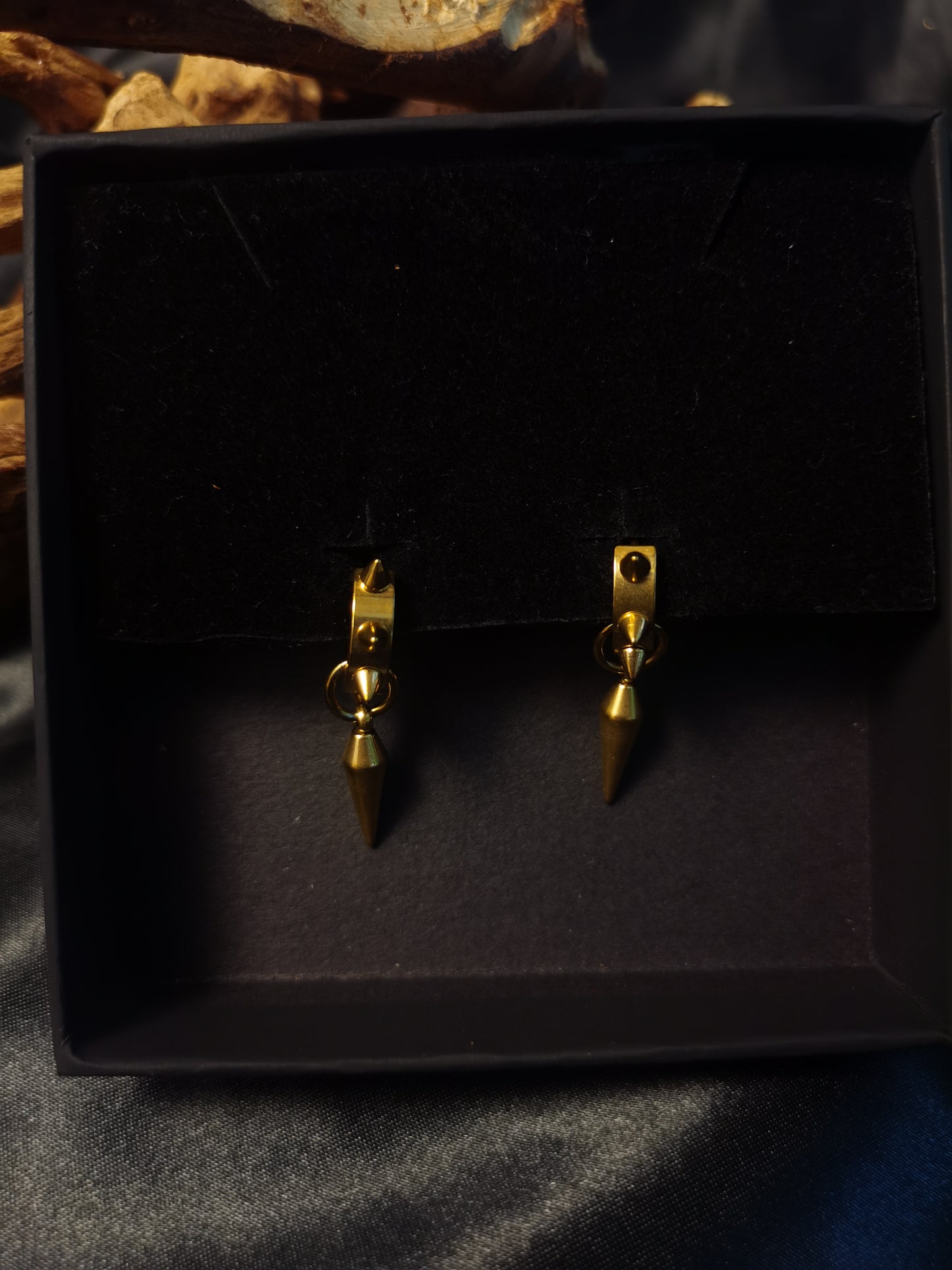 Rivet Huggie Rivet Earrings 18k gold-plated Titanium Steel GMJE39