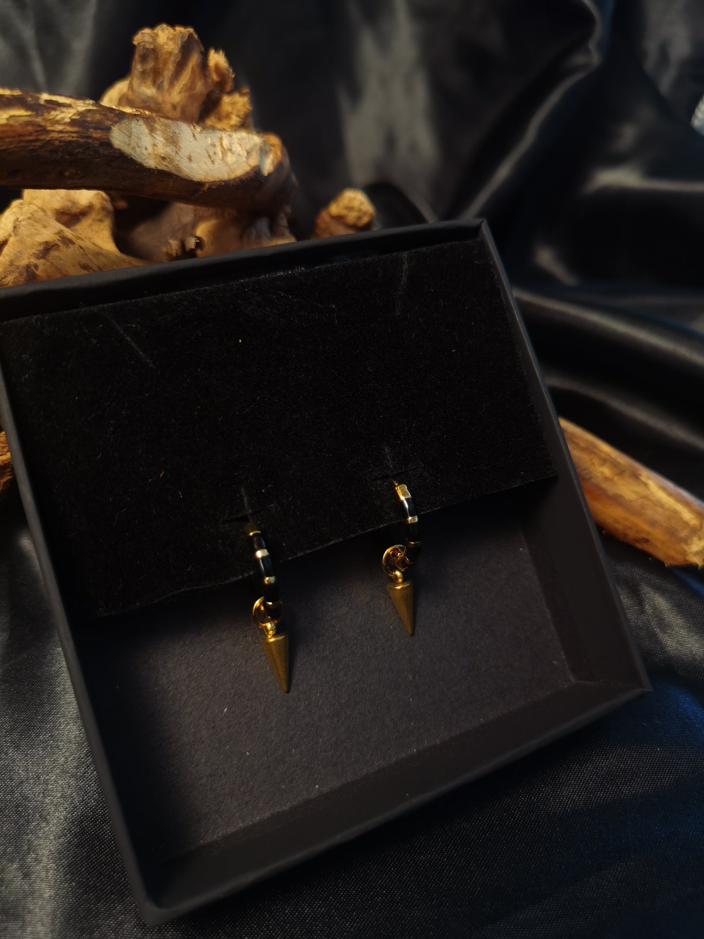 Huggie Rivet Earrings 18k gold-plated Titanium Steel GMJE33