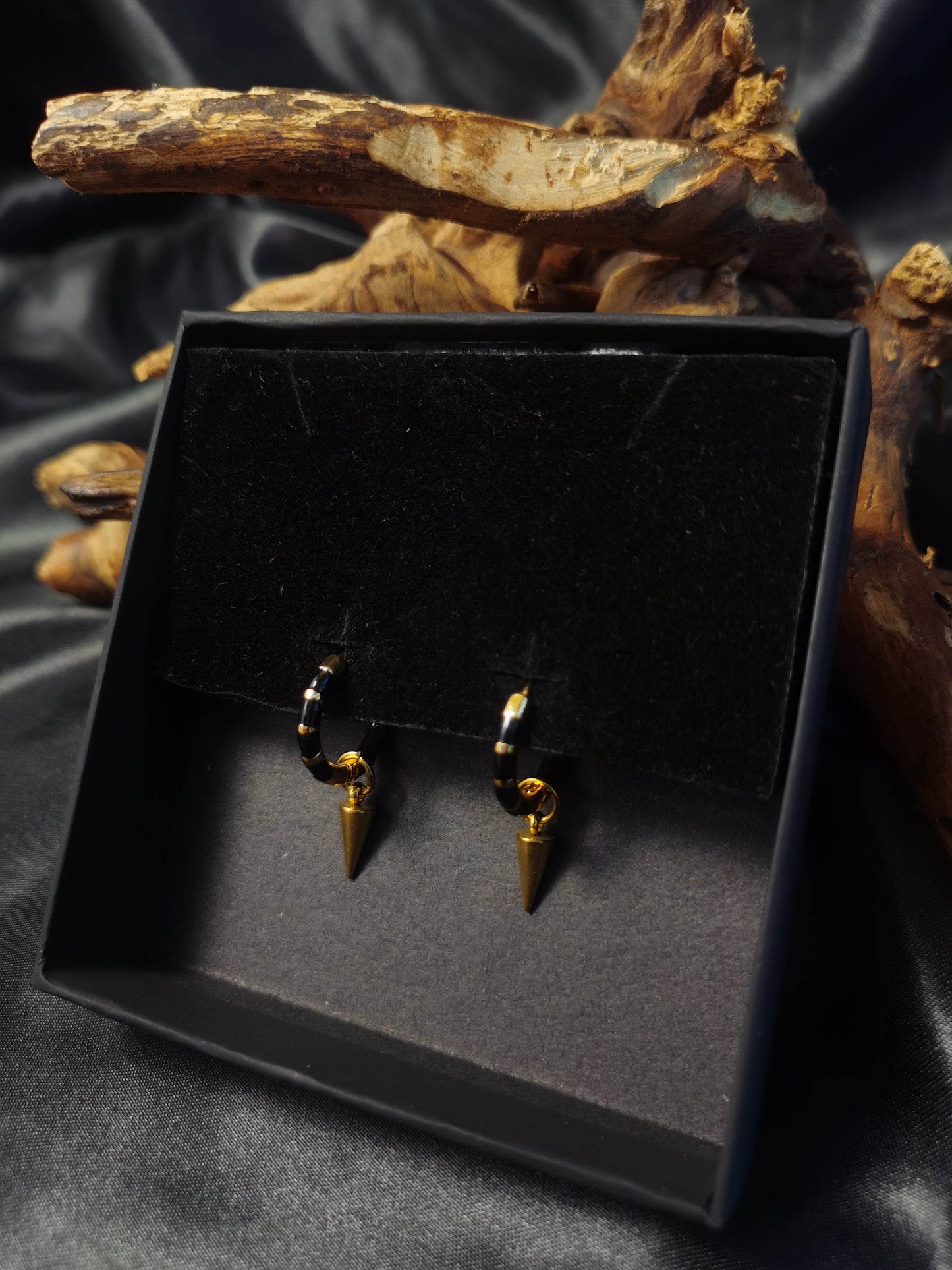 Huggie Rivet Earrings 18k gold-plated Titanium Steel GMJE33