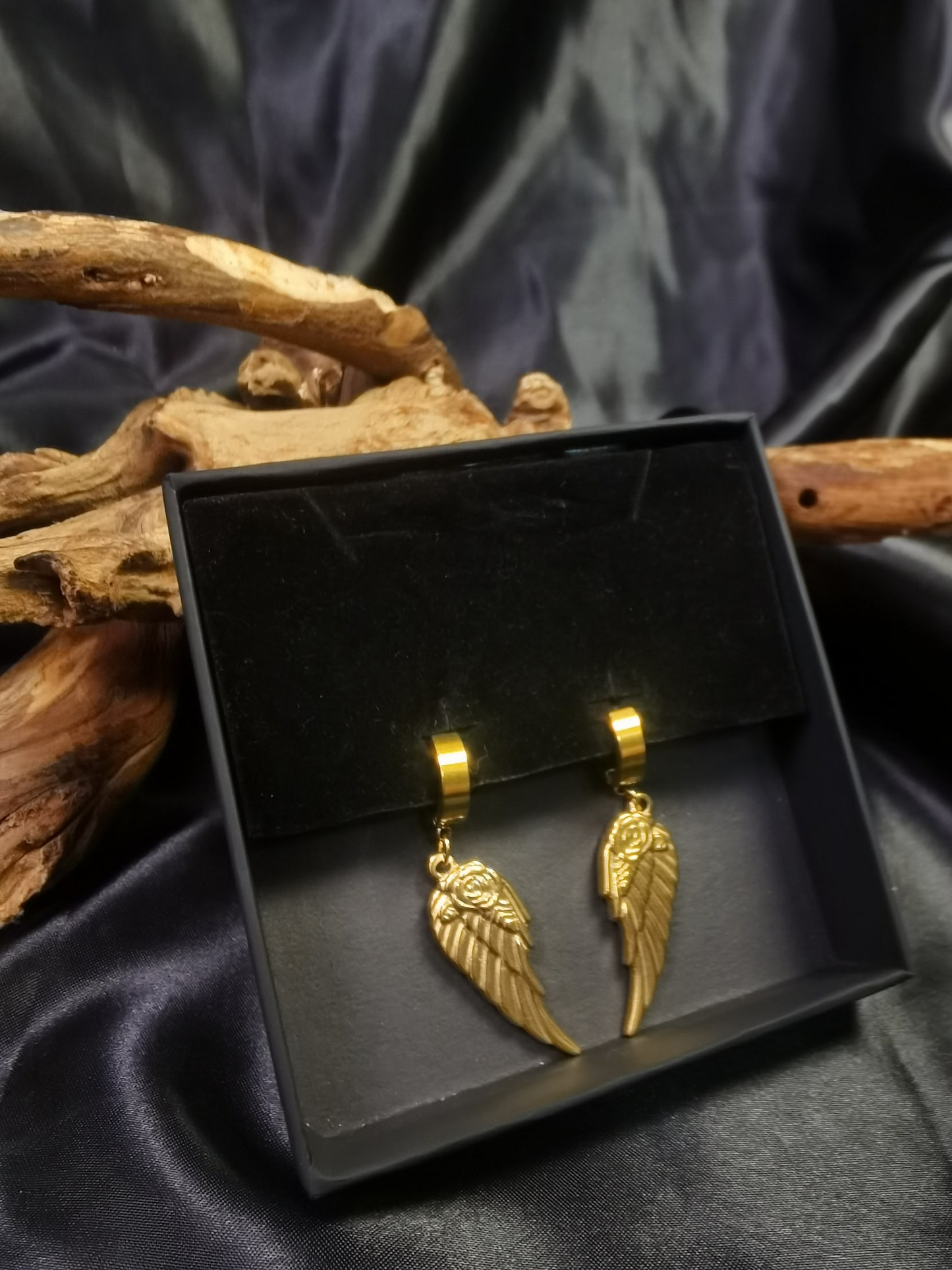 Huggie Angel Wings Earrings 18k gold-plated Titanium Steel GMJE40