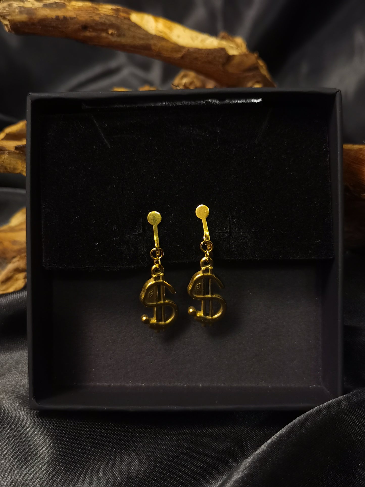 Huggie Dollars Earrings 18k gold-plated Titanium Steel GMJE41