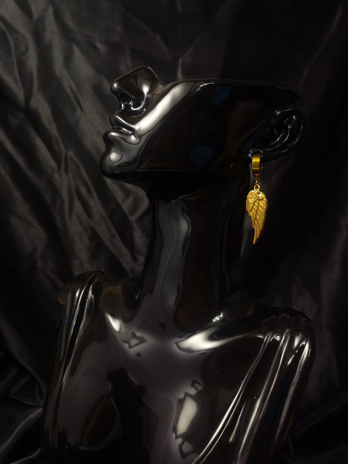 Huggie Angel Wings Earrings 18k gold-plated Titanium Steel GMJE40