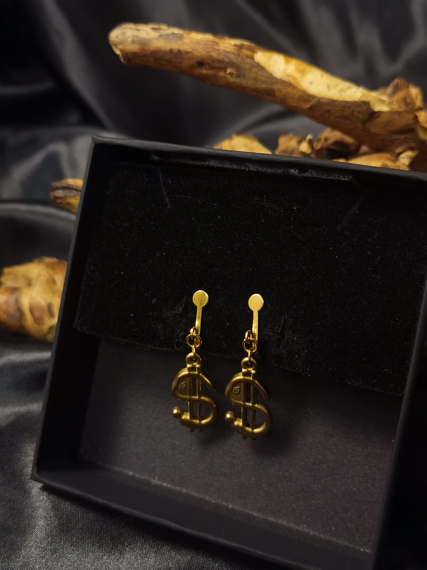 Huggie Dollars Earrings 18k gold-plated Titanium Steel GMJE41