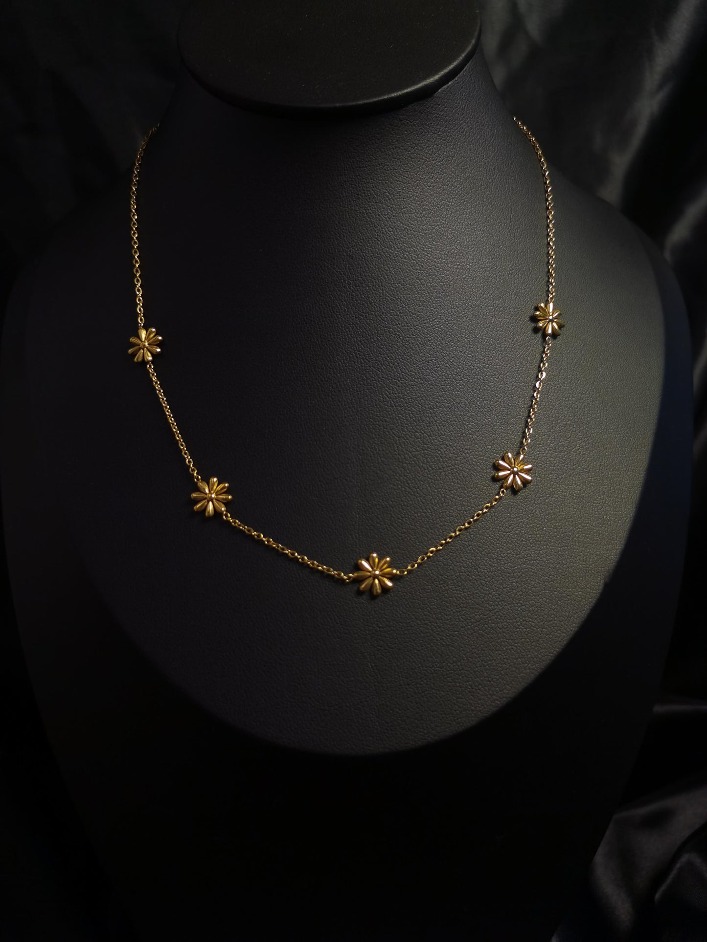 Tiny Daisy Necklace 18k gold-plated Titanium Steel  chain Trendy Jewelry 2025 GMJN26