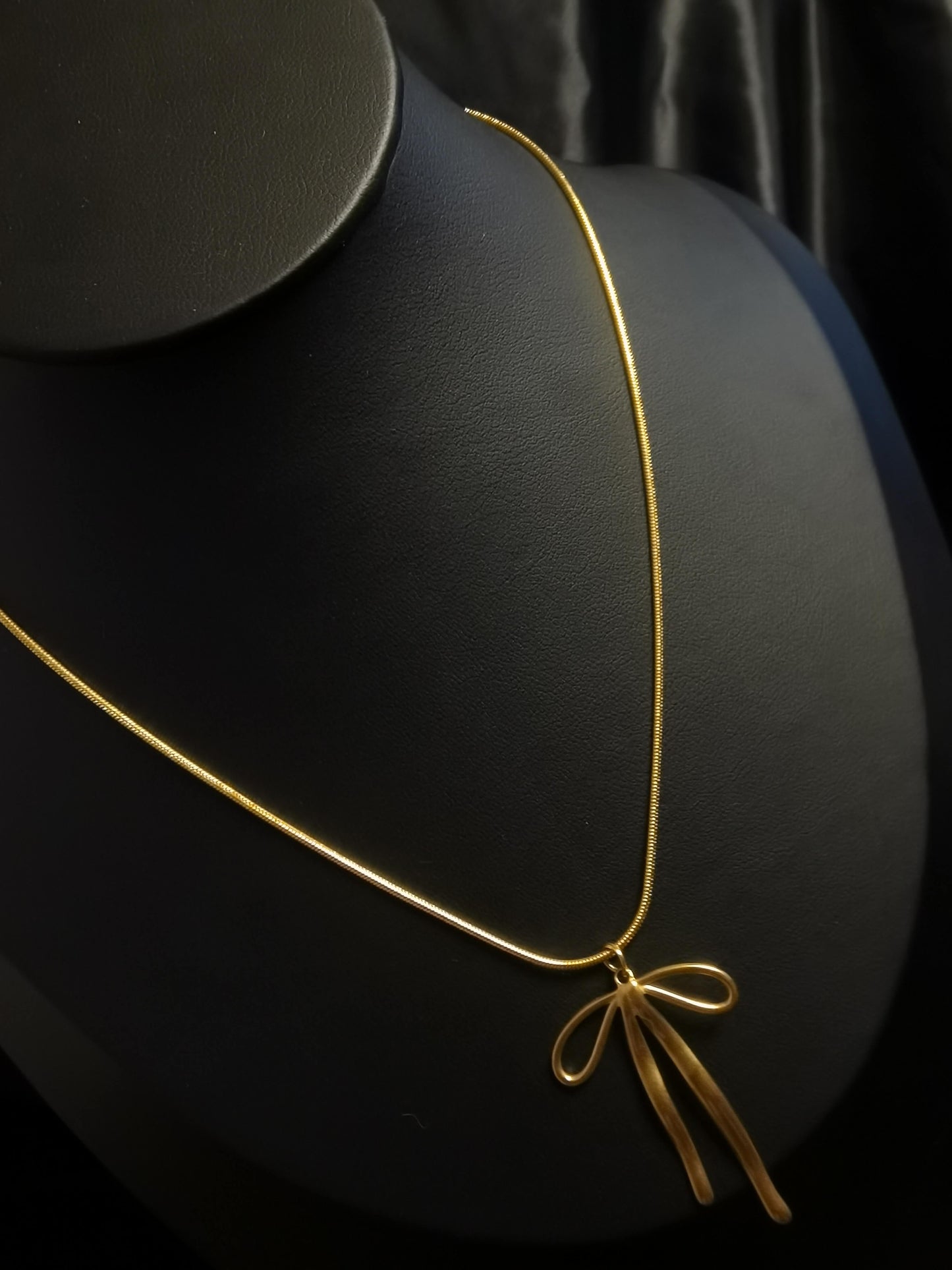 Bow knot belt Necklace 18k gold-plated Titanium Steel round snake chain Trendy Jewelry 2025 GMJN33