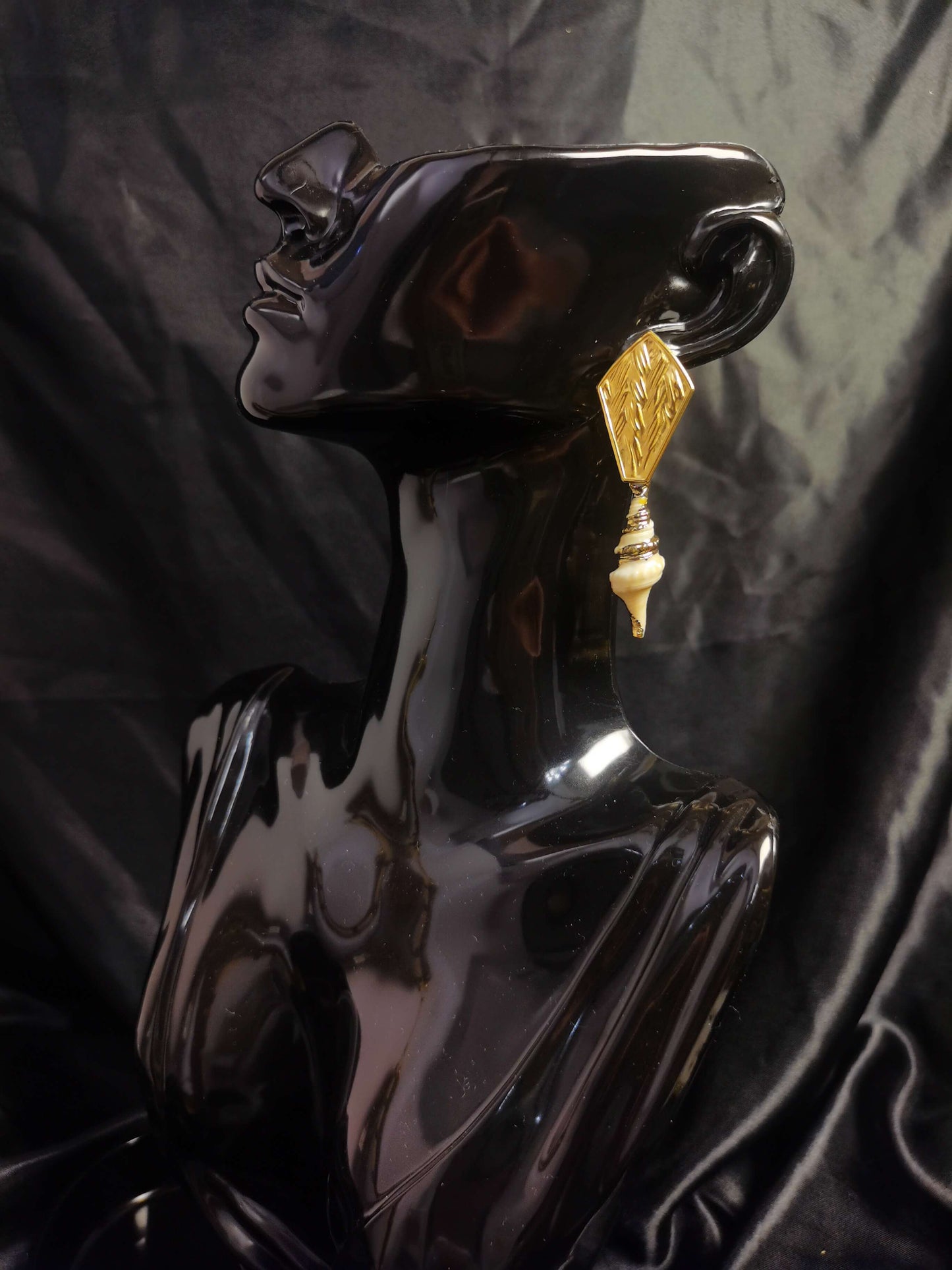 Coffin Earrings 18k gold-plated Titanium Steel Shell GMJE47