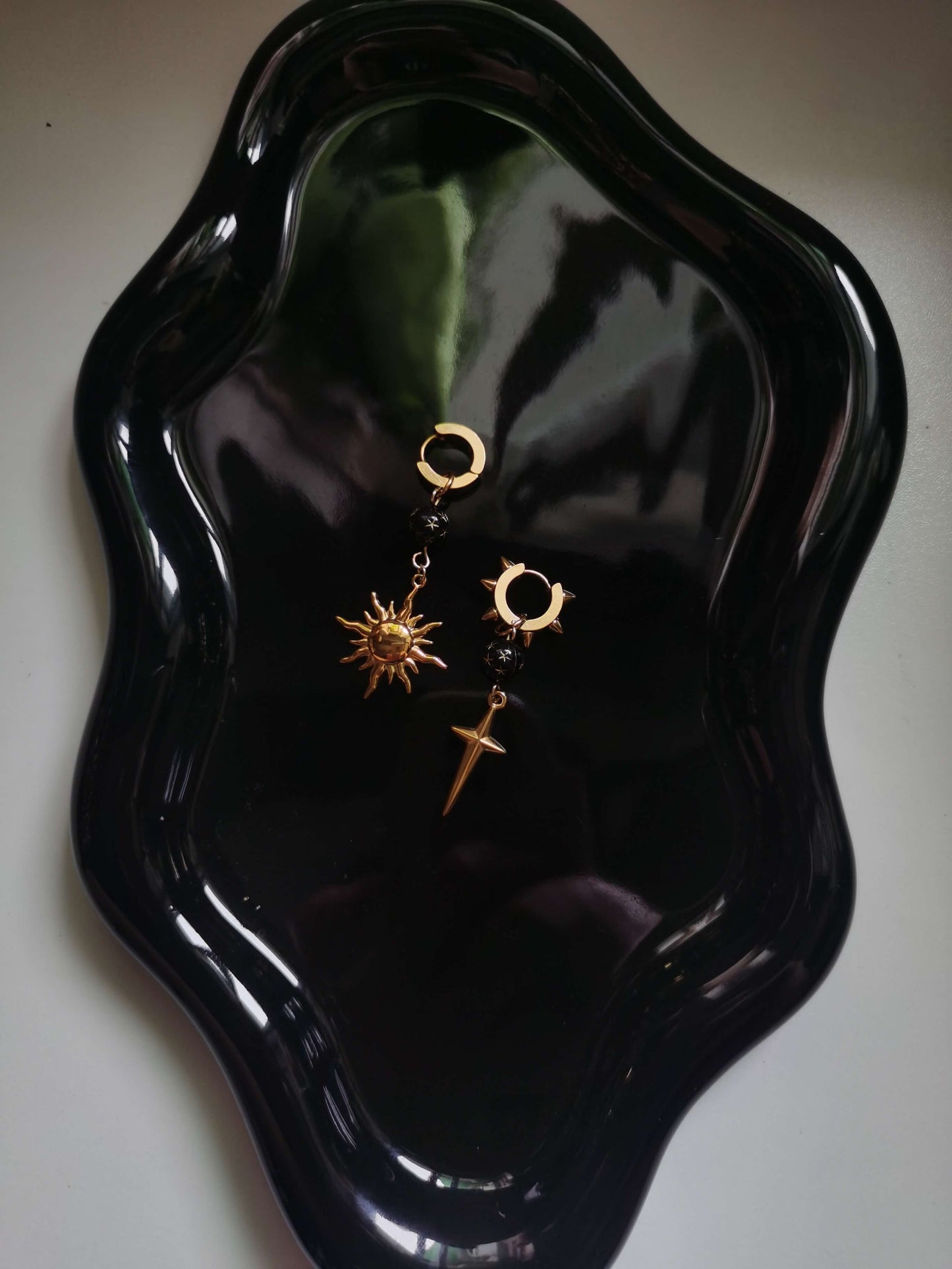 Huggies Earrings 18k gold-plated Titanium Steel Bibleinspo Cross and light GMJE56