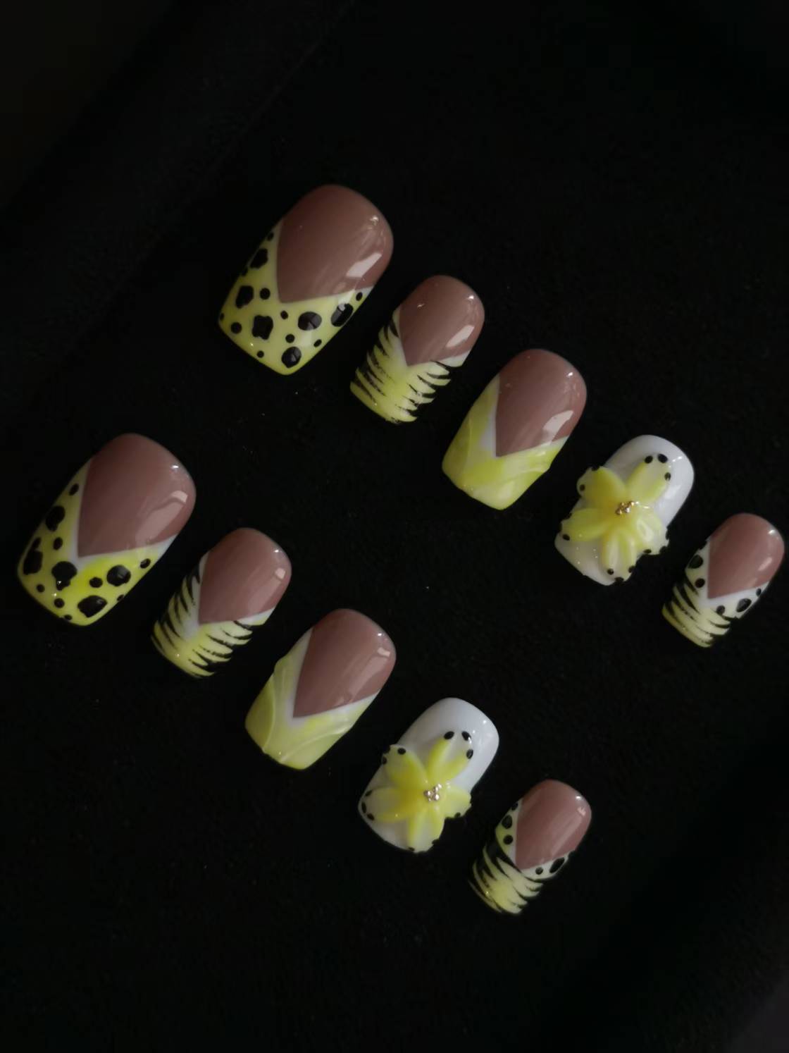 NO:1043 Acrylic 3D Flower Press on nails short square reusable durable trendy 2025