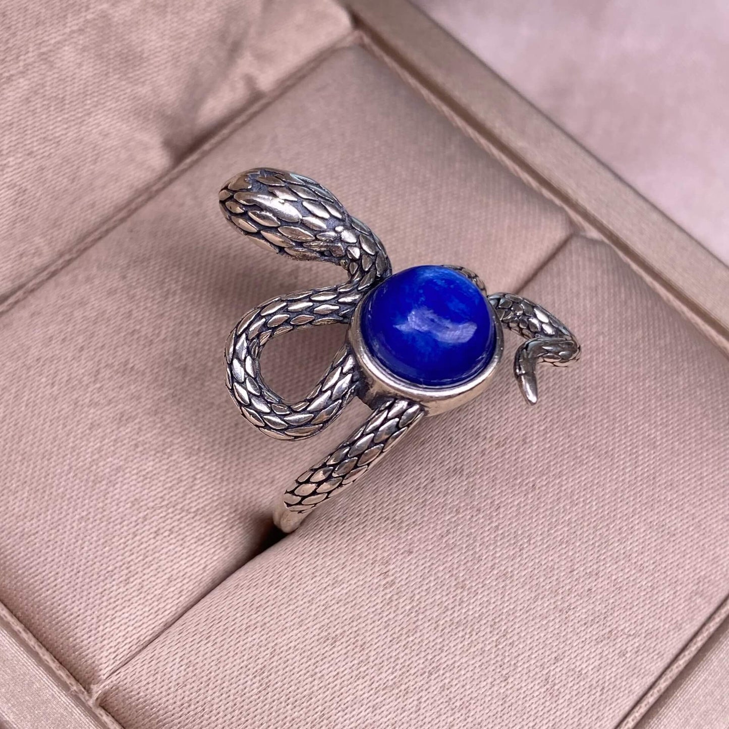 Freshwater pearl, kyanite, Hetian jade, purple dragon crystal, grey moonlight, super Seven ring S925 in silver snake shaped silver ring