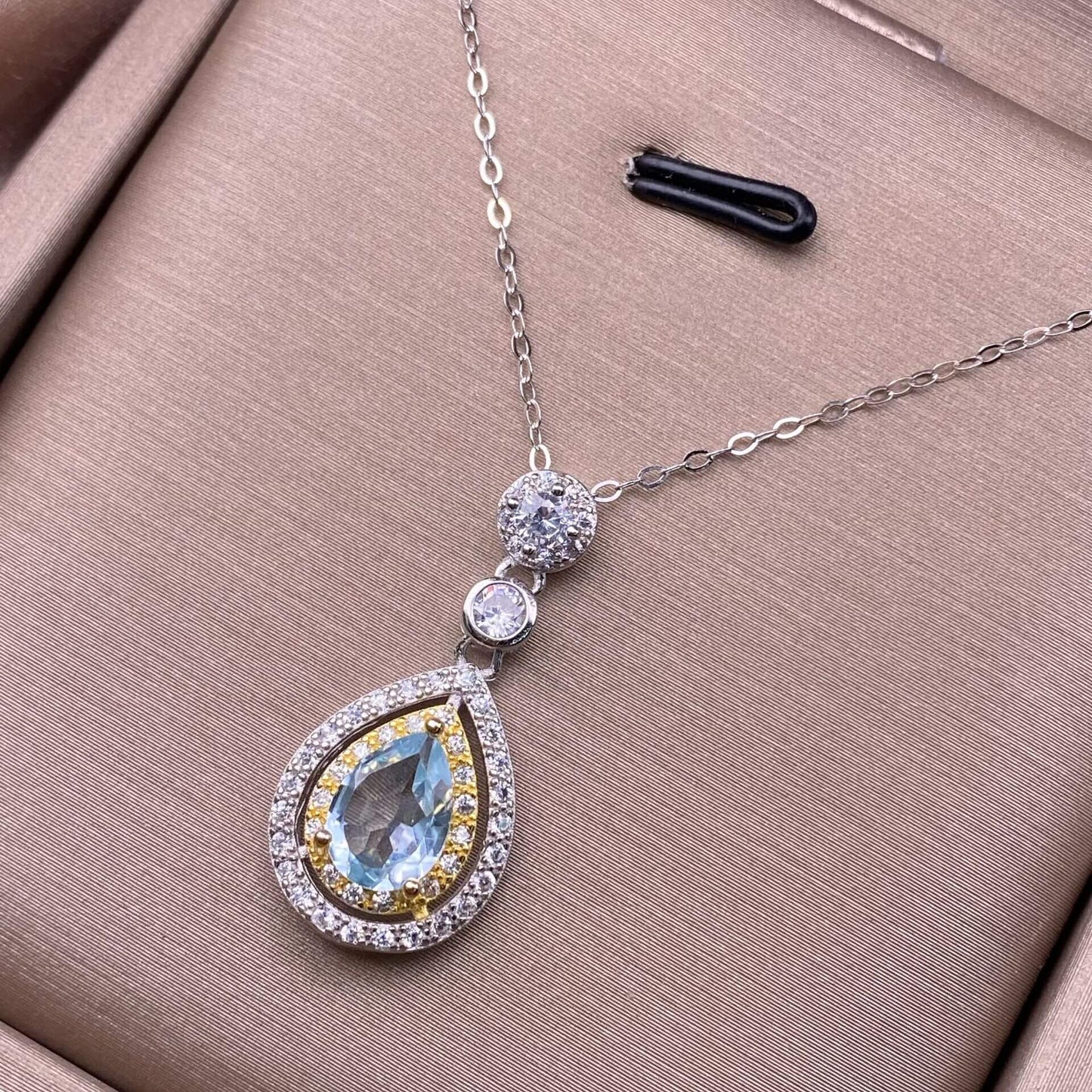 Peridot, topaz, opal, amethyst, pink topaz S925 silver inlaid retro silver cross pendant, aged, personalized and fashionable OL necklace, dazzling and uncluttered trendy Jewelry 2005