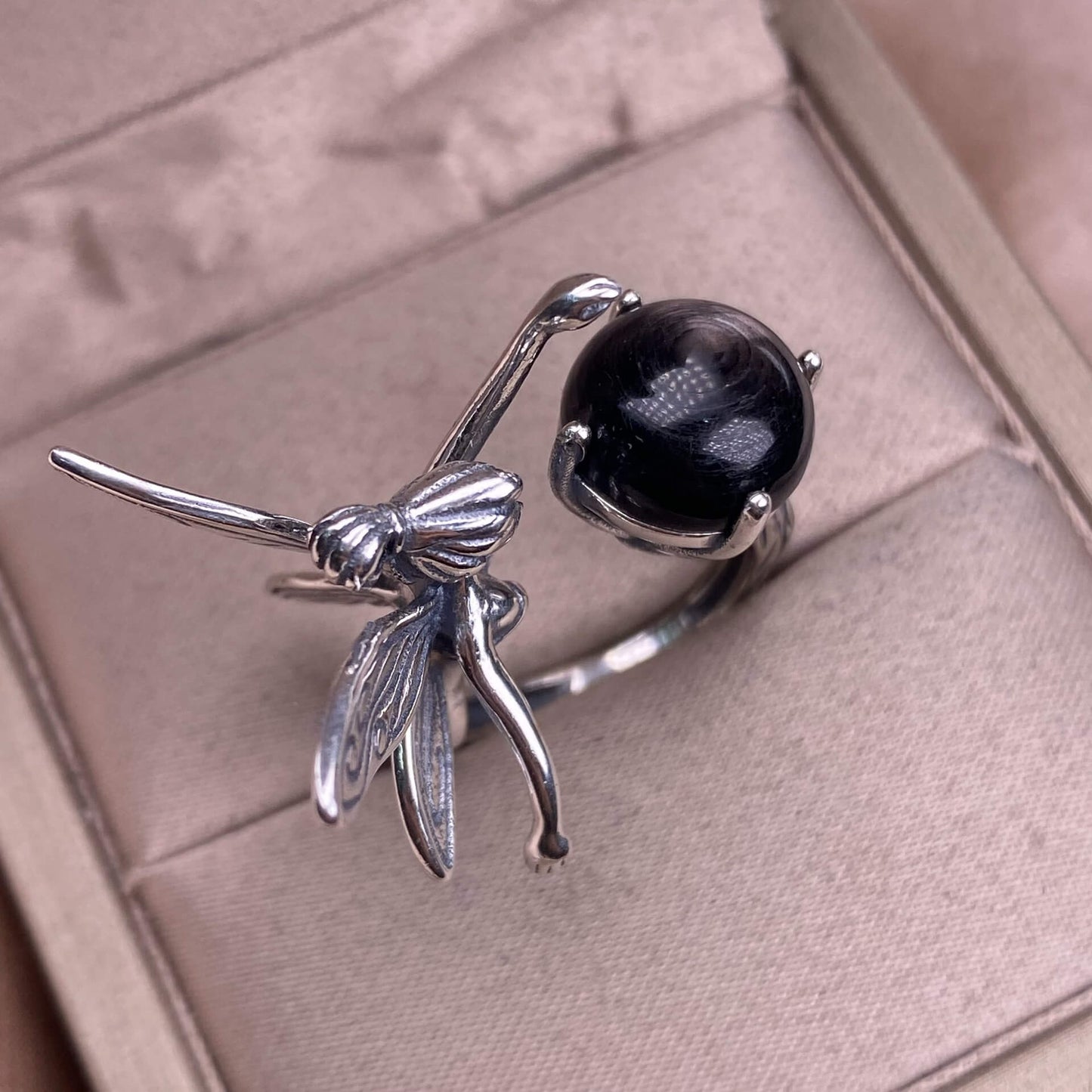 Nanhong stone, amethyst, turquoise, amethyst, ghost stone, golden fortune stone, garnet S925 in silveThe S925 silver grey moonstone ring, set with retro silver, is a new  women's colored gemstone crystal jewelry