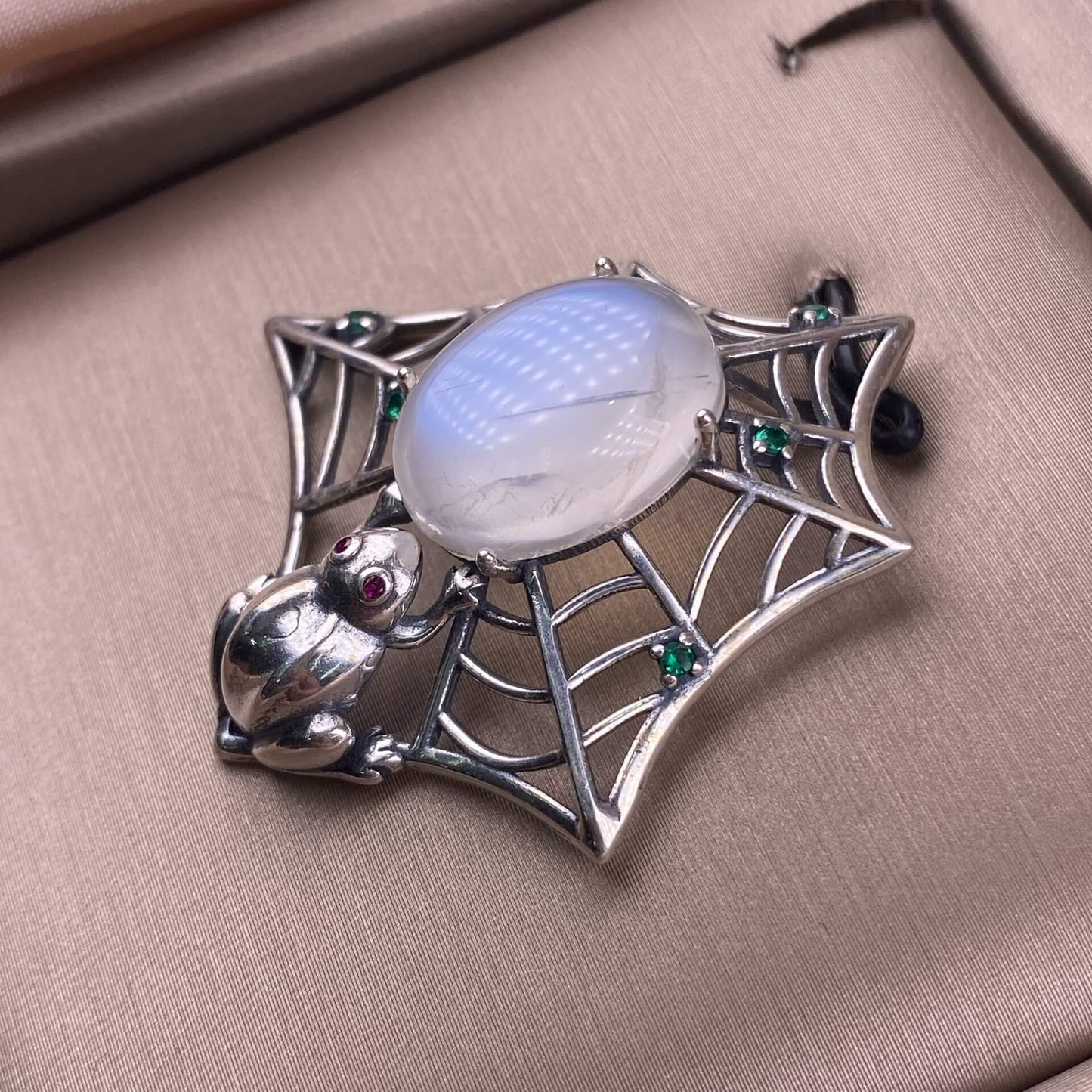 Grey moonstone, lapis lazuli, blue moonstone pendant S925 silver inlaid retro butterfly necklace pendant (Copy)