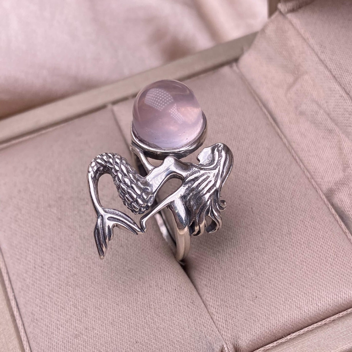 Old wax, amethyst, ghost, garnet, rose quartz golden fortune stone ring S925 in silver, mermaid shaped Silver