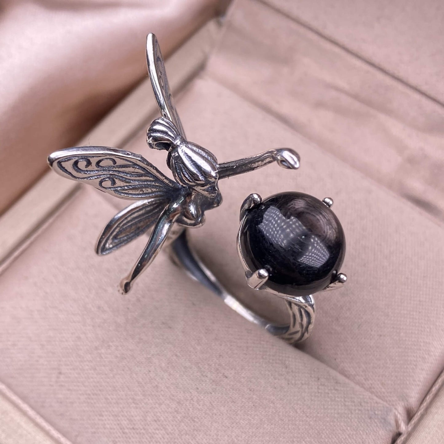 Nanhong stone, amethyst, turquoise, amethyst, ghost stone, golden fortune stone, garnet S925 in silveThe S925 silver grey moonstone ring, set with retro silver, is a new  women's colored gemstone crystal jewelry