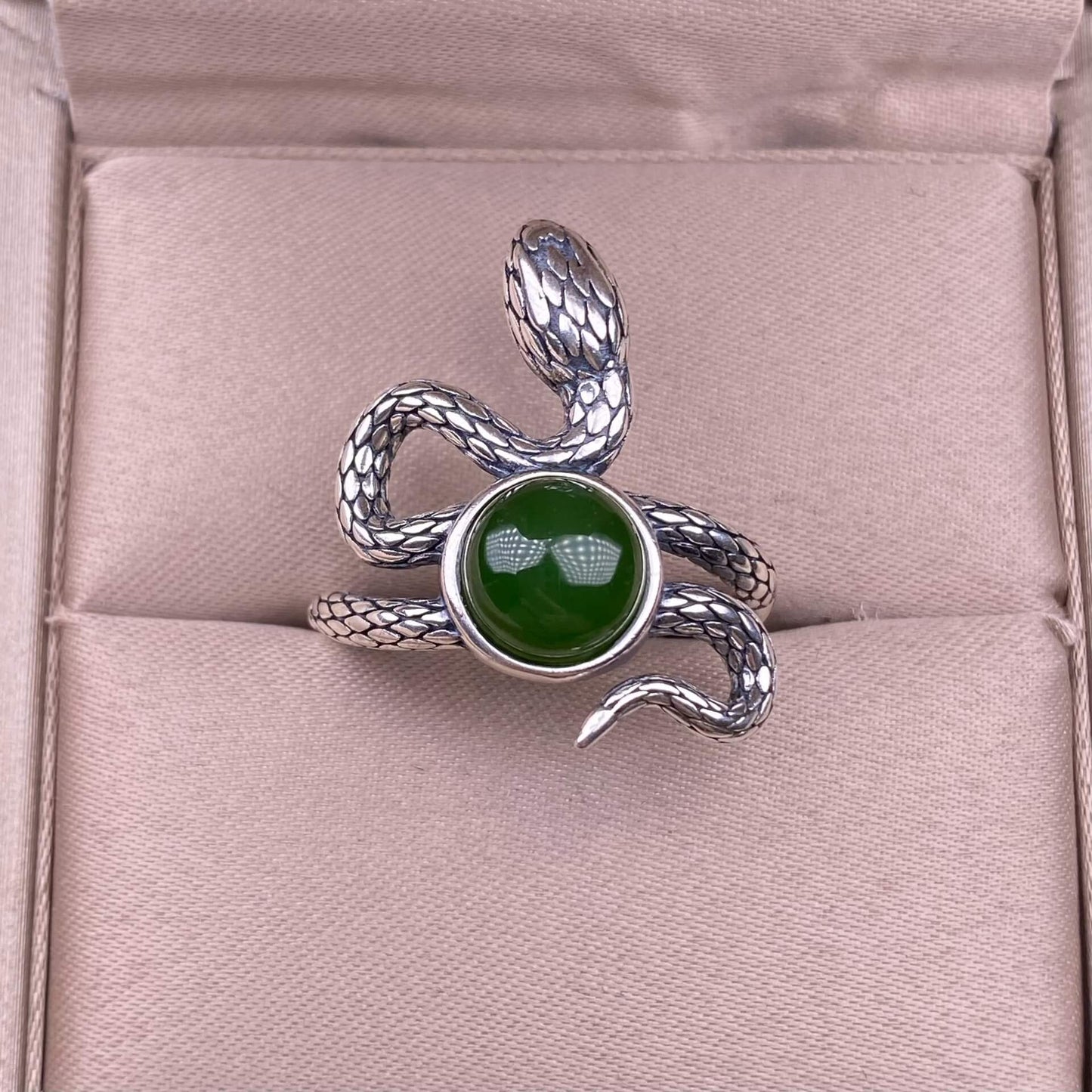 Freshwater pearl, kyanite, Hetian jade, purple dragon crystal, grey moonlight, super Seven ring S925 in silver snake shaped silver ring