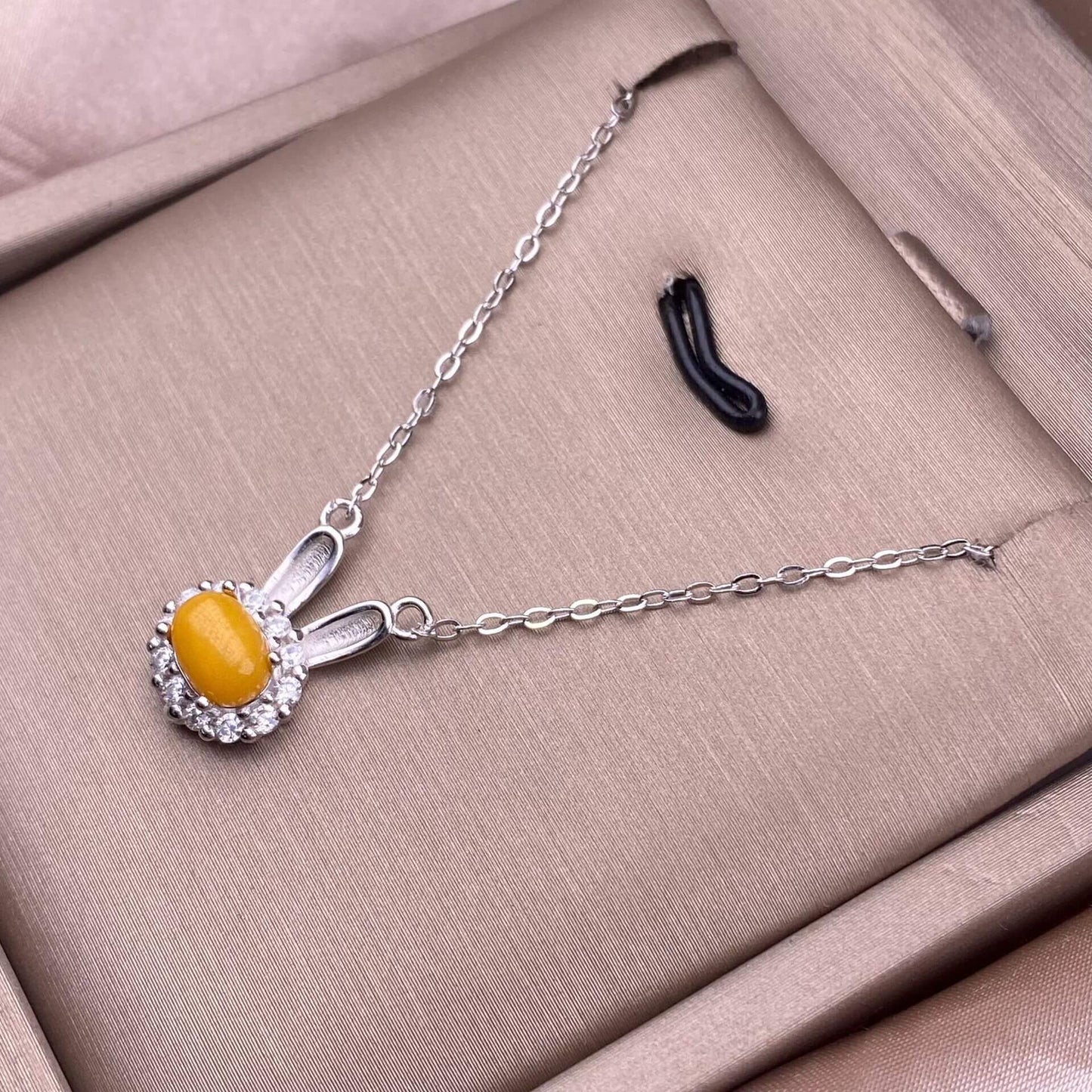 Purple-toothed black, garnet, old wax, topazS925 necklace, silver inlaid with full diamonds,s925 collarbone chain, silver-encrusted little rabbit children pendant, garnet quality, pure water flawless