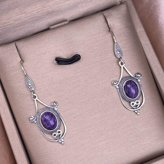 Old wax, cut garnet, round garnet, grape stone, opal, flower amber, tea crystal, grey moonstone, turquoise, aquamarine, ghost stone, sea pattern stone, amethyst earrings S925, silver inlaid exquisite and light luxury women's earrings