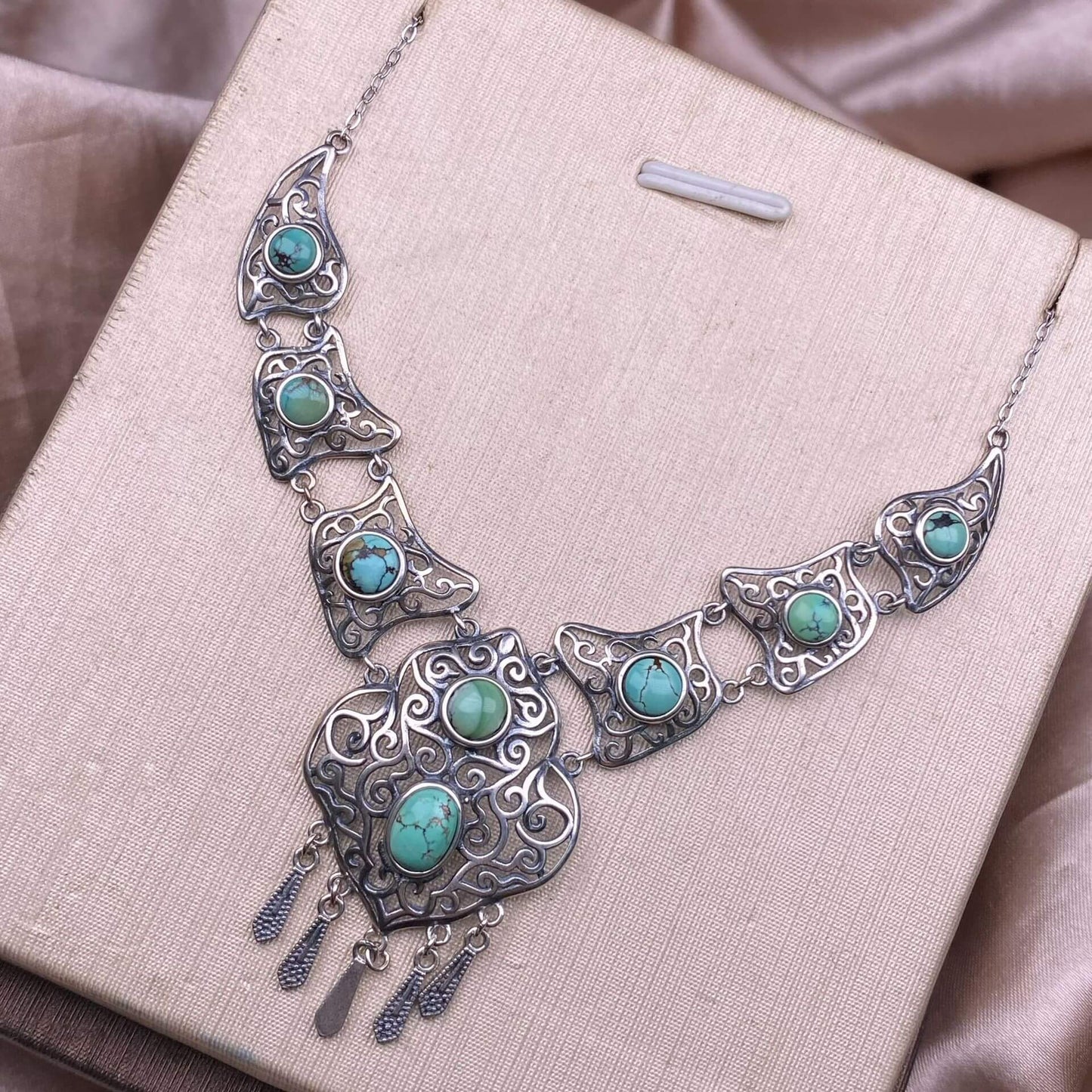 Jin Yun stone, black opal, lapis lazuli, south red stone, moonstone, turquoise S925 necklace, silver inlaid with full diamonds,s925 collarbone chain, silver-encrusted little rabbit children pendant, garnet quality, pure water flawless