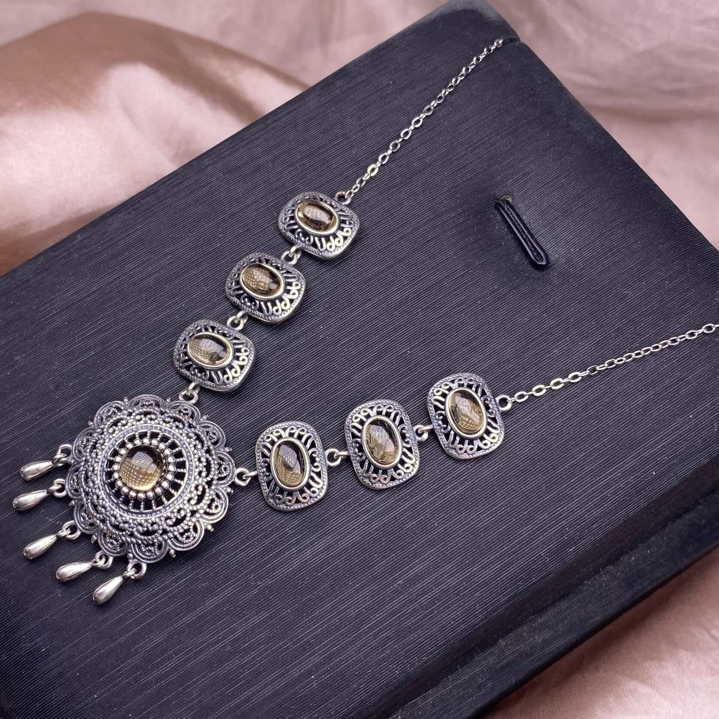 Citrine, black opal, black shell, garnet, purple dragon crystal, moonstone, purple tooth black, red jasper, jasper, golden fortune stone, copper hair crystal, gray moonlight, amethyst, s925 collarbone chain necklace