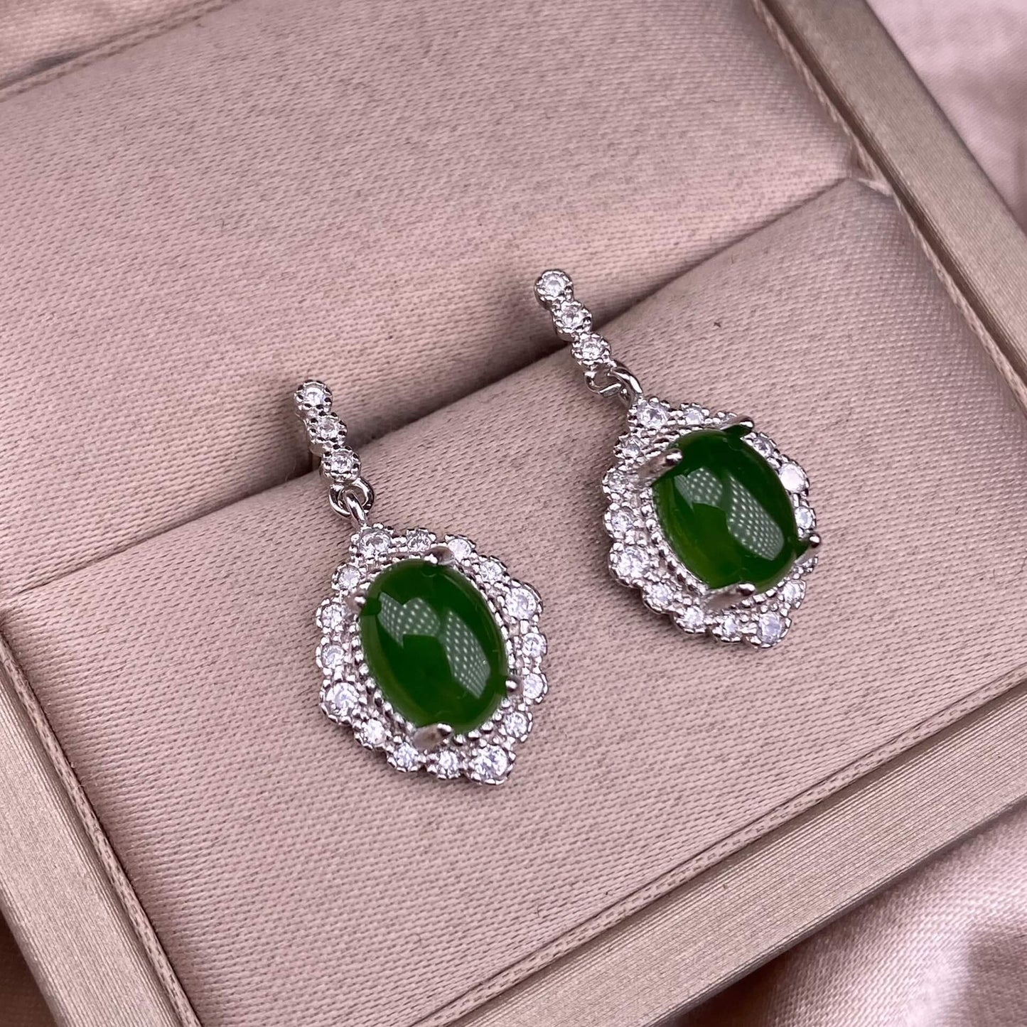 Old wax, Golden Sun, aquamarine, flower amber, citrine, Lapis lazuli, Amethyst, aquamarine, rose quartz, Grey moonlight, Golden Fortune Stone, Black shell Hetian jade, turquoise, Larima sea pattern stone, grape stone earrings S925