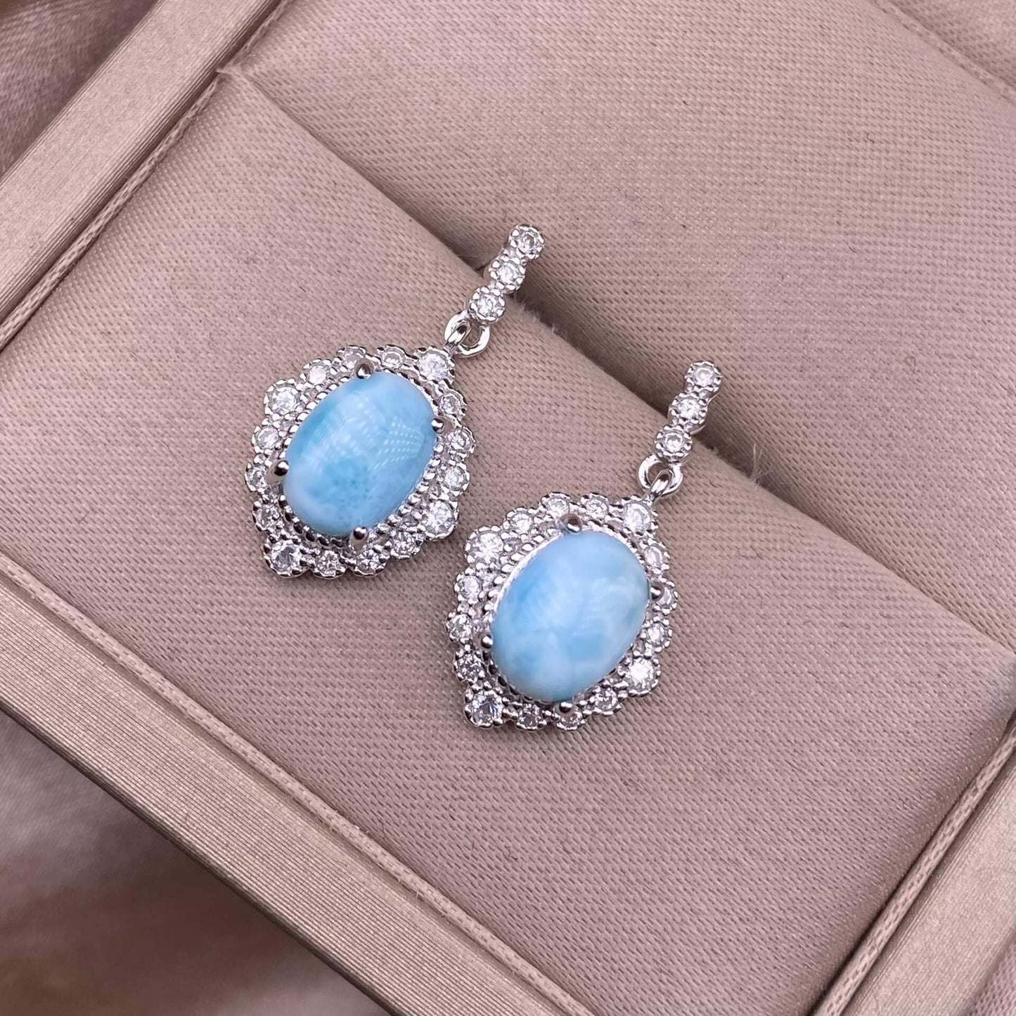 Old wax, Golden Sun, aquamarine, flower amber, citrine, Lapis lazuli, Amethyst, aquamarine, rose quartz, Grey moonlight, Golden Fortune Stone, Black shell Hetian jade, turquoise, Larima sea pattern stone, grape stone earrings S925