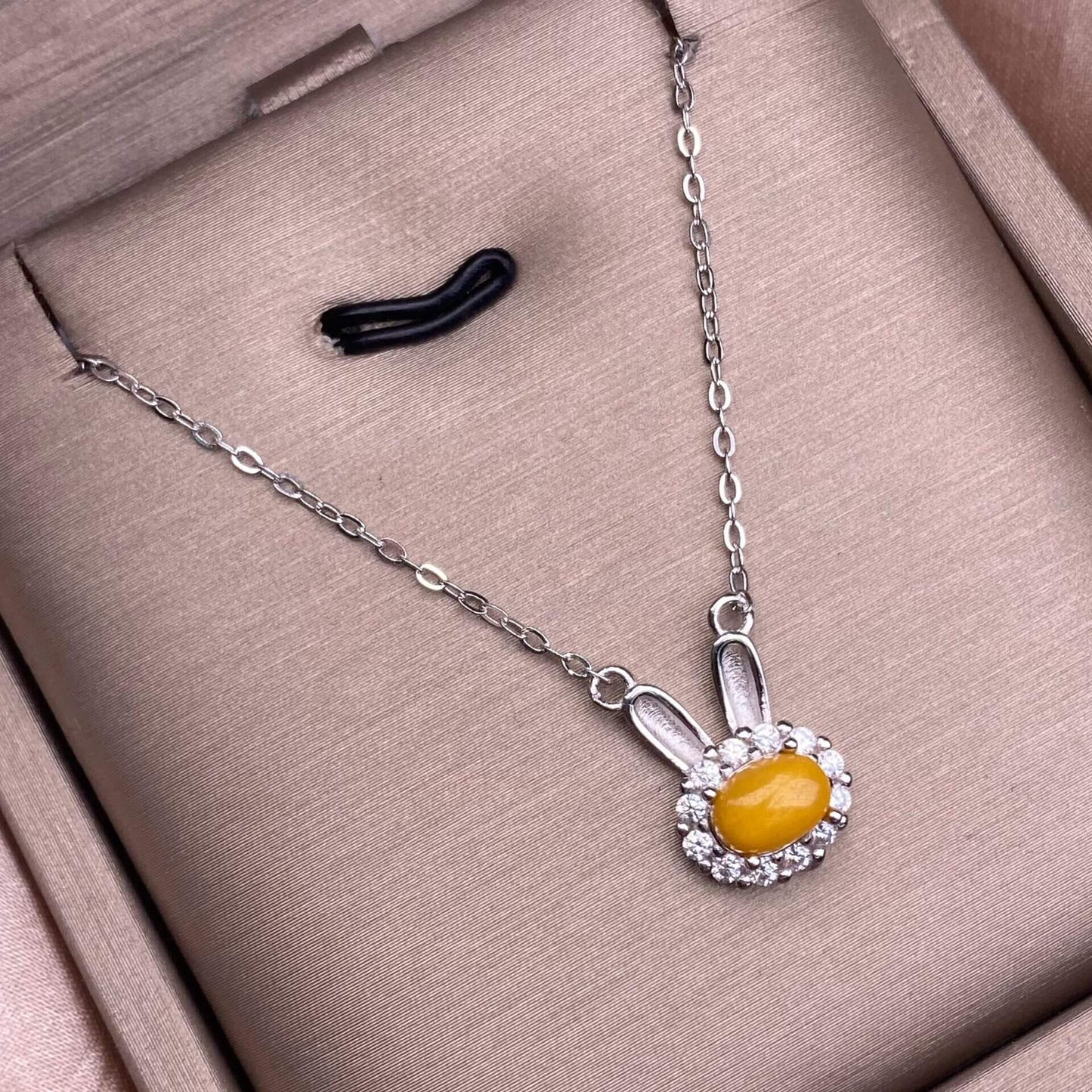 Purple-toothed black, garnet, old wax, topazS925 necklace, silver inlaid with full diamonds,s925 collarbone chain, silver-encrusted little rabbit children pendant, garnet quality, pure water flawless