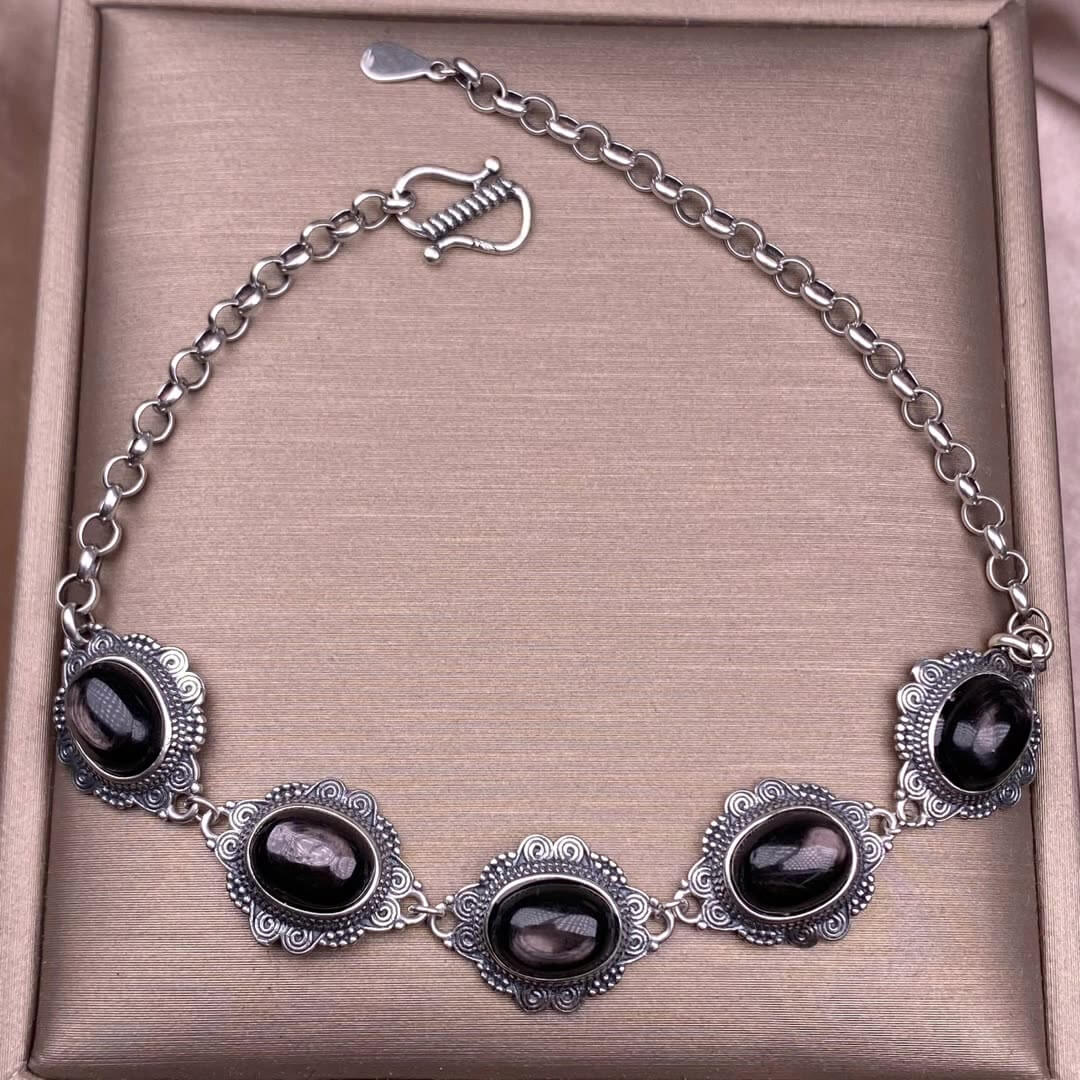 Opal ,Turquoise,black opal, aquamarine,amethyst, purple dragon crystal, garnet,Red jasper golden stone Golden SunThe s925 silver bracelet, set with retro silver multi-grain colored gemstone crystal, is a fashionable and versatile ladies' jewelry