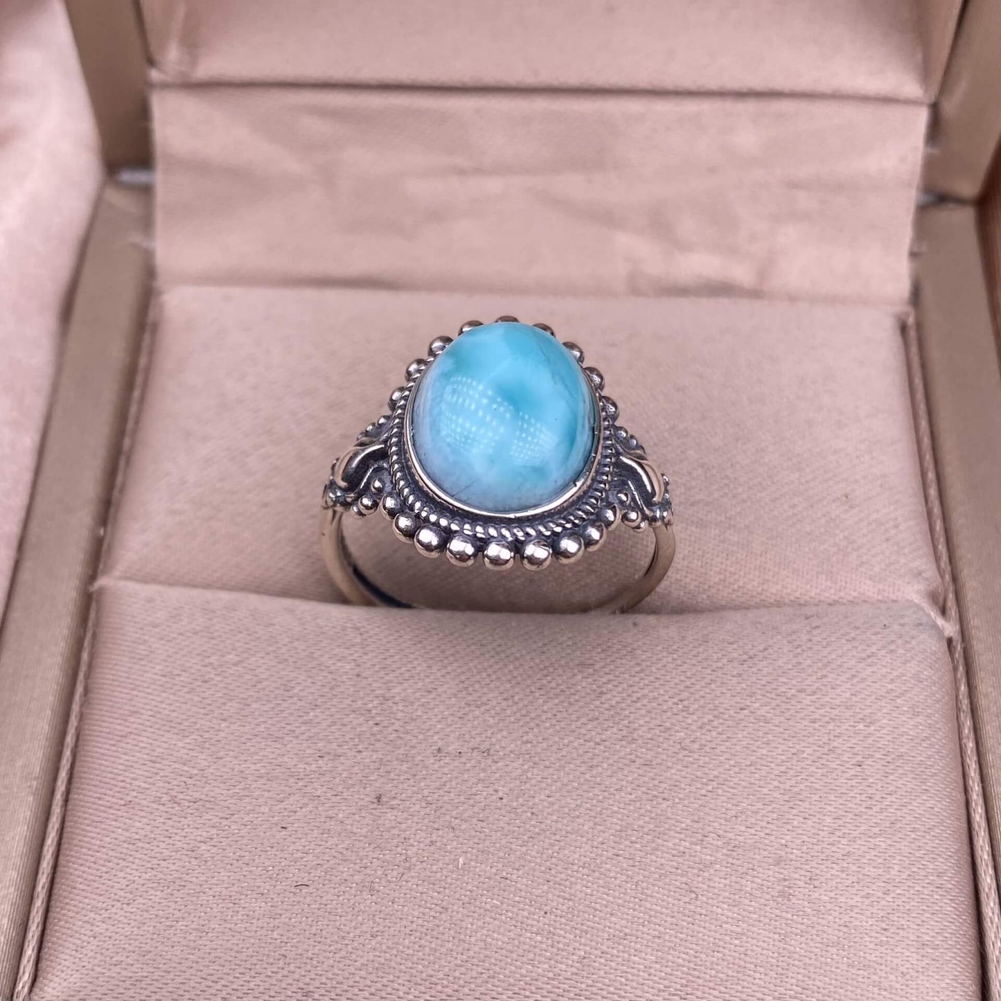 Larimar sea stone, grey moonstone, amethyst S925 in silveThe S925 silver grey moonstone ring, set with retro silver, is a new  women's colored gemstone crystal jewelry that is versatile for commuting