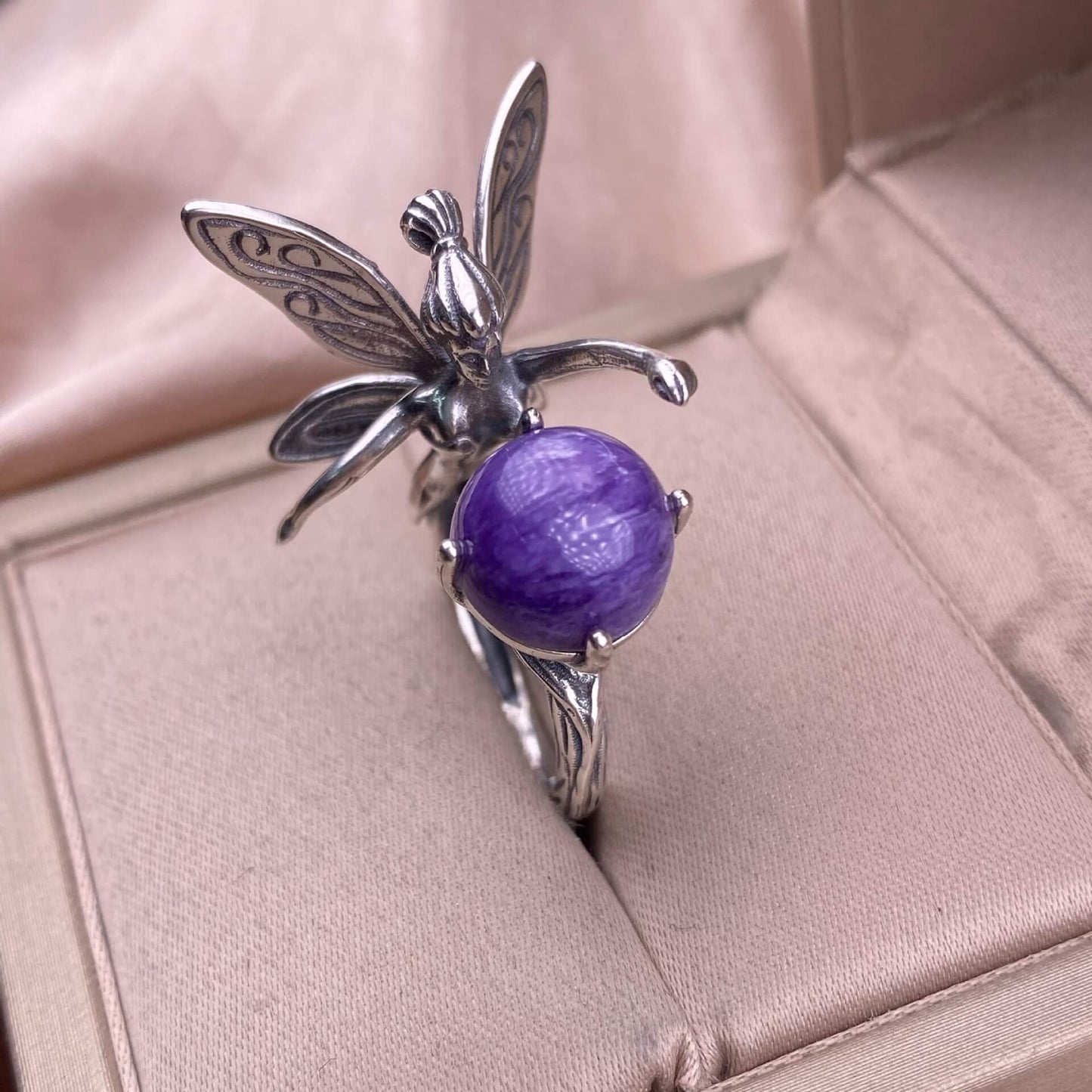 Nanhong stone, amethyst, turquoise, amethyst, ghost stone, golden fortune stone, garnet S925 in silveThe S925 silver grey moonstone ring, set with retro silver, is a new  women's colored gemstone crystal jewelry