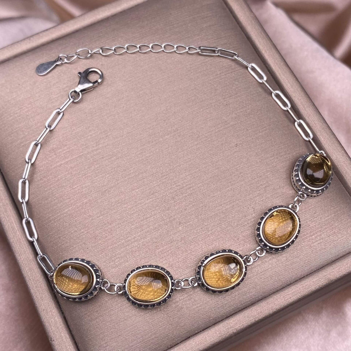 Opal ,Turquoise,black opal, aquamarine,amethyst, purple dragon crystal, garnet,Red jasper golden stone Golden SunThe s925 silver bracelet, set with retro silver multi-grain colored gemstone crystal, is a fashionable and versatile ladies' jewelry