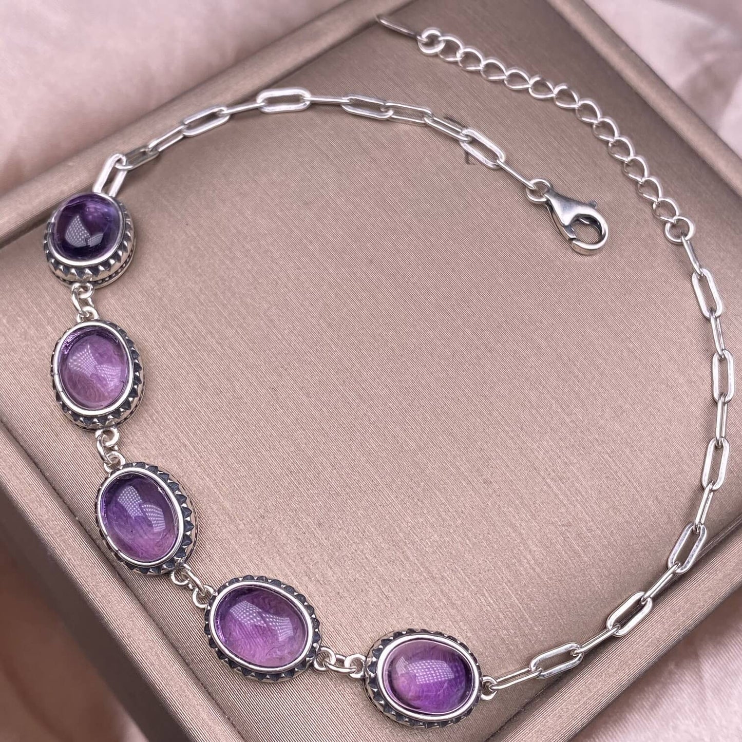 Opal ,Turquoise,black opal, aquamarine,amethyst, purple dragon crystal, garnet,Red jasper golden stone Golden SunThe s925 silver bracelet, set with retro silver multi-grain colored gemstone crystal, is a fashionable and versatile ladies' jewelry