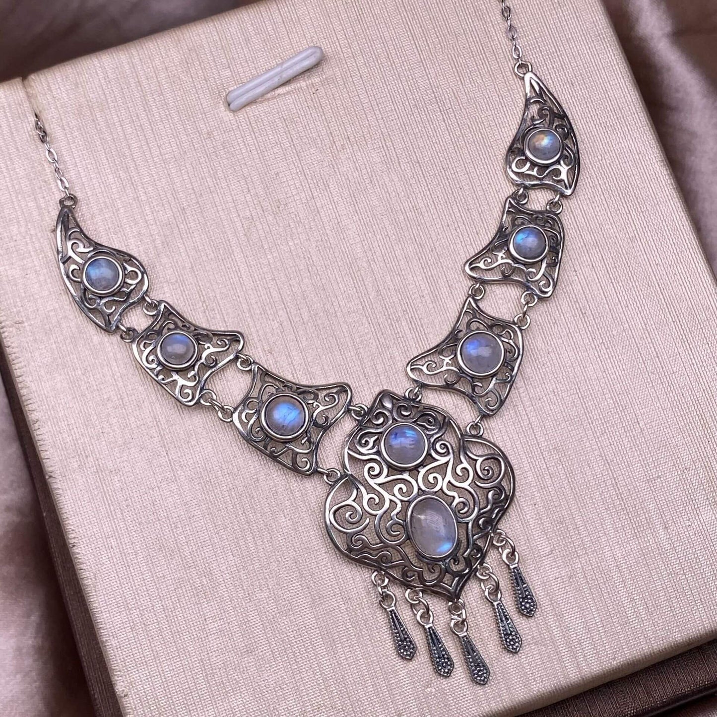 Jin Yun stone, black opal, lapis lazuli, south red stone, moonstone, turquoise S925 necklace, silver inlaid with full diamonds,s925 collarbone chain, silver-encrusted little rabbit children pendant, garnet quality, pure water flawless