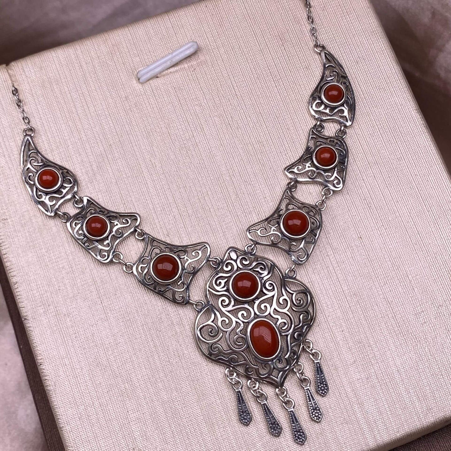 Jin Yun stone, black opal, lapis lazuli, south red stone, moonstone, turquoise S925 necklace, silver inlaid with full diamonds,s925 collarbone chain, silver-encrusted little rabbit children pendant, garnet quality, pure water flawless