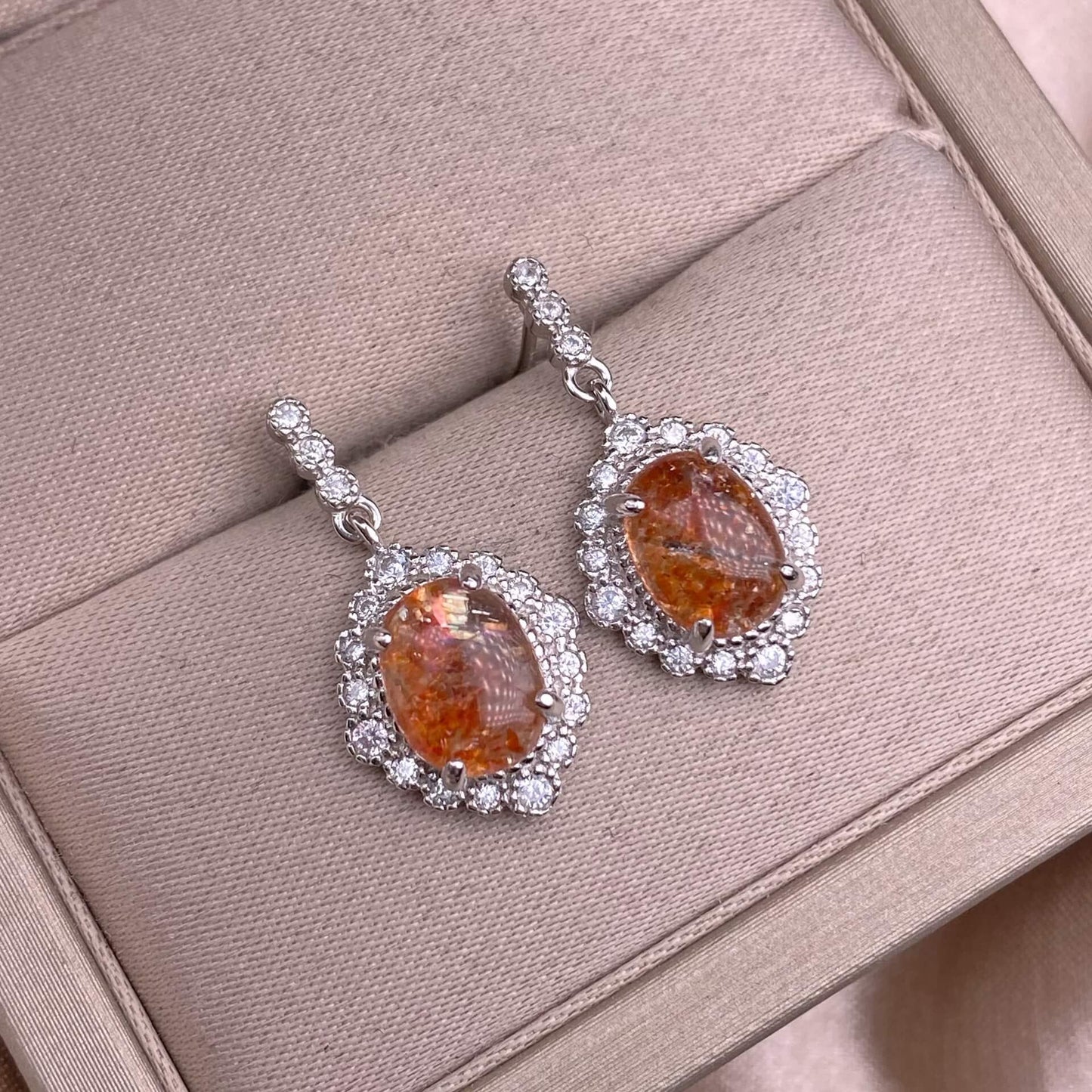 Old wax, Golden Sun, aquamarine, flower amber, citrine, Lapis lazuli, Amethyst, aquamarine, rose quartz, Grey moonlight, Golden Fortune Stone, Black shell Hetian jade, turquoise, Larima sea pattern stone, grape stone earrings S925