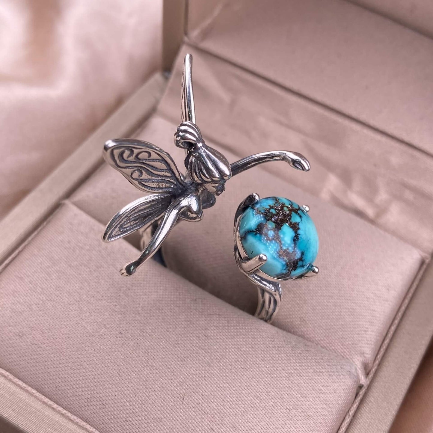 Nanhong stone, amethyst, turquoise, amethyst, ghost stone, golden fortune stone, garnet S925 in silveThe S925 silver grey moonstone ring, set with retro silver, is a new  women's colored gemstone crystal jewelry