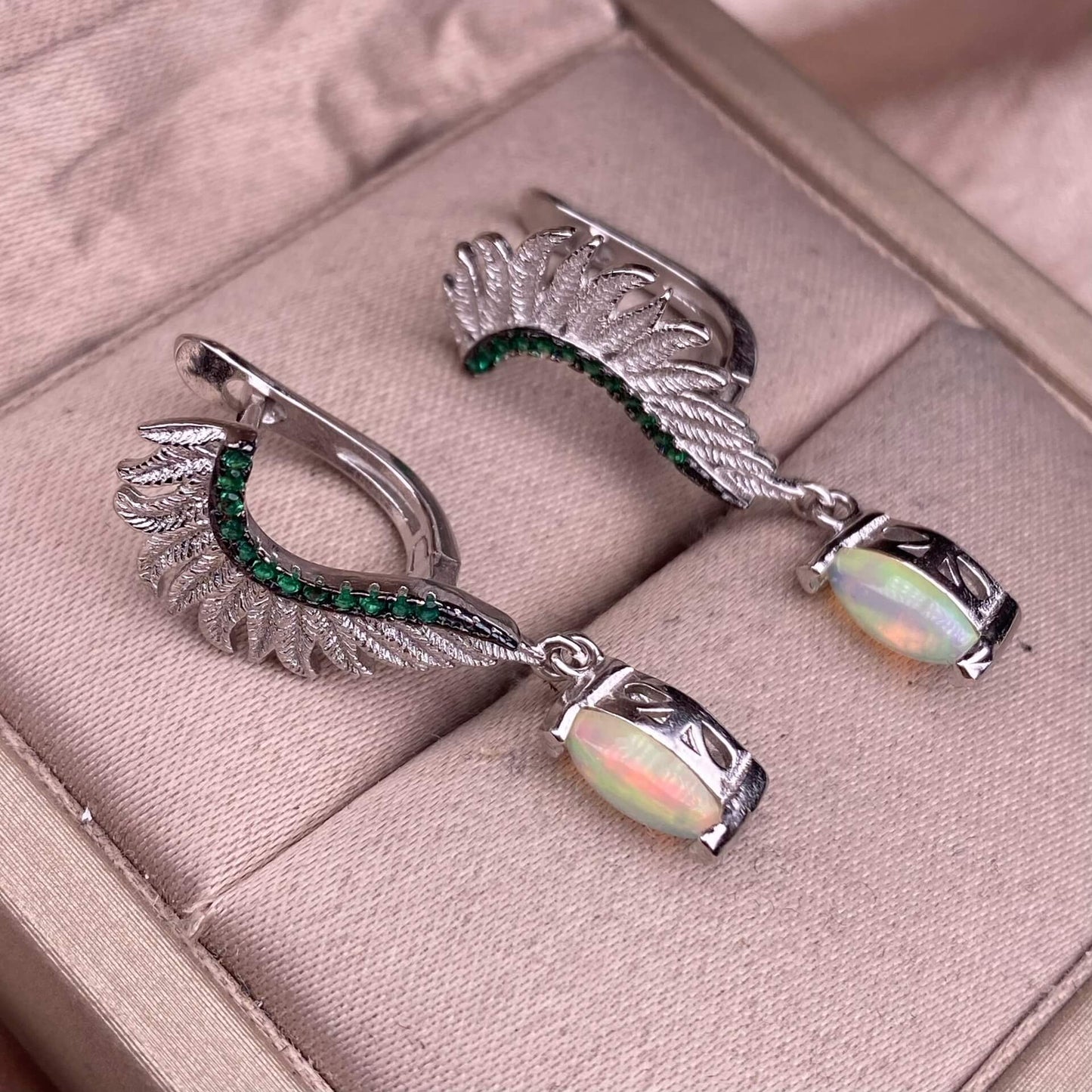 Opal Peridot garnet earrings S925, silver inlaid with full diamonds, feather style, Aubao colorful ear buckles, fashionable OL earrings, horse eye Opal