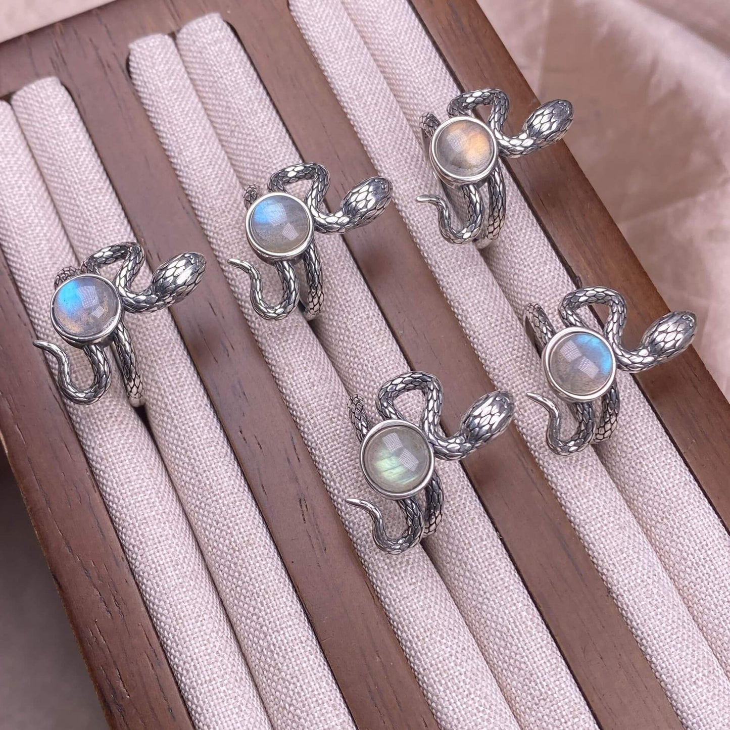 Freshwater pearl, kyanite, Hetian jade, purple dragon crystal, grey moonlight, super Seven ring S925 in silver snake shaped silver ring