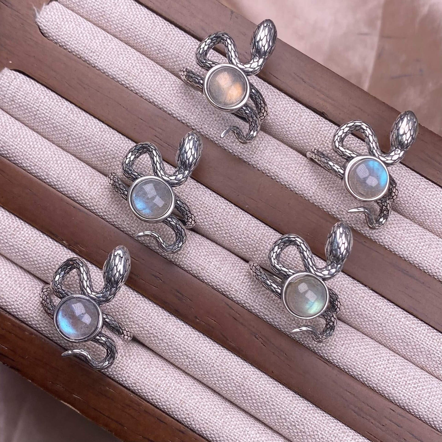 Freshwater pearl, kyanite, Hetian jade, purple dragon crystal, grey moonlight, super Seven ring S925 in silver snake shaped silver ring