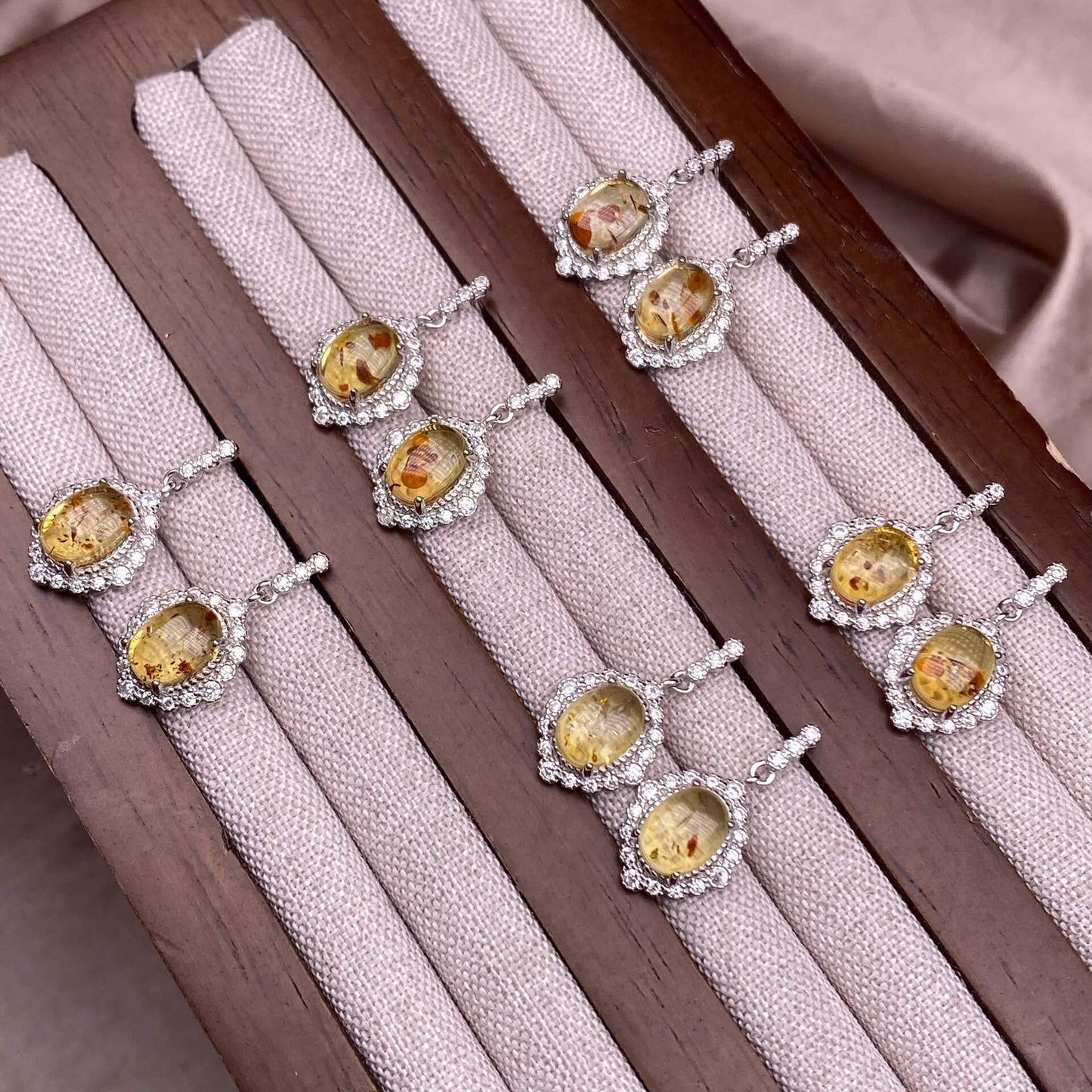 Old wax, Golden Sun, aquamarine, flower amber, citrine, Lapis lazuli, Amethyst, aquamarine, rose quartz, Grey moonlight, Golden Fortune Stone, Black shell Hetian jade, turquoise, Larima sea pattern stone, grape stone earrings S925