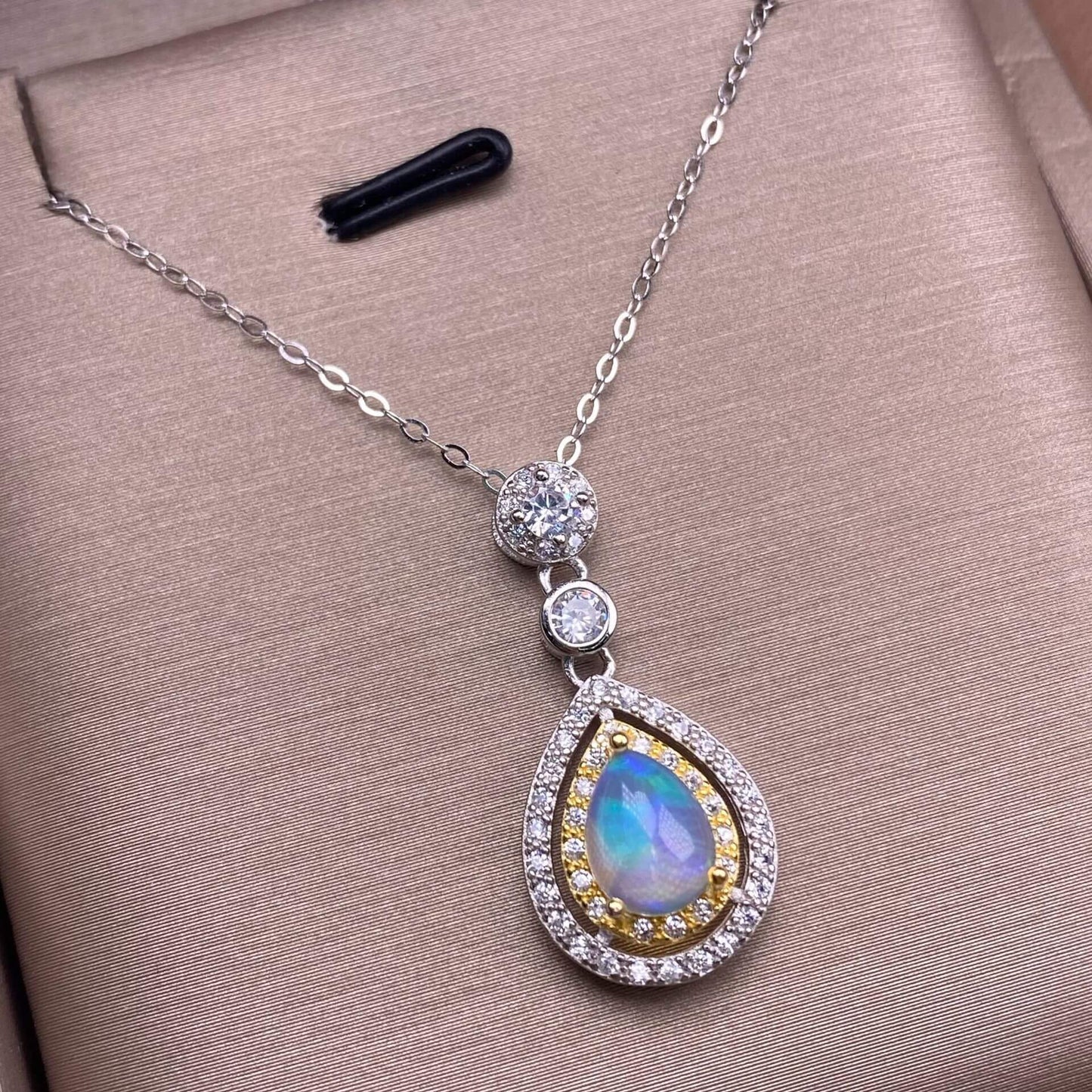 Peridot, topaz, opal, amethyst, pink topaz S925 silver inlaid retro silver cross pendant, aged, personalized and fashionable OL necklace, dazzling and uncluttered trendy Jewelry 2005