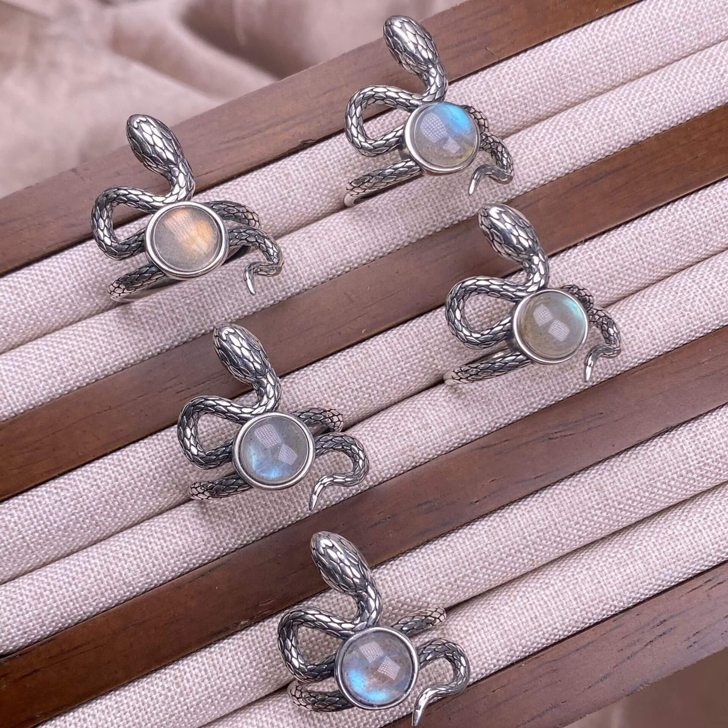 Freshwater pearl, kyanite, Hetian jade, purple dragon crystal, grey moonlight, super Seven ring S925 in silver snake shaped silver ring