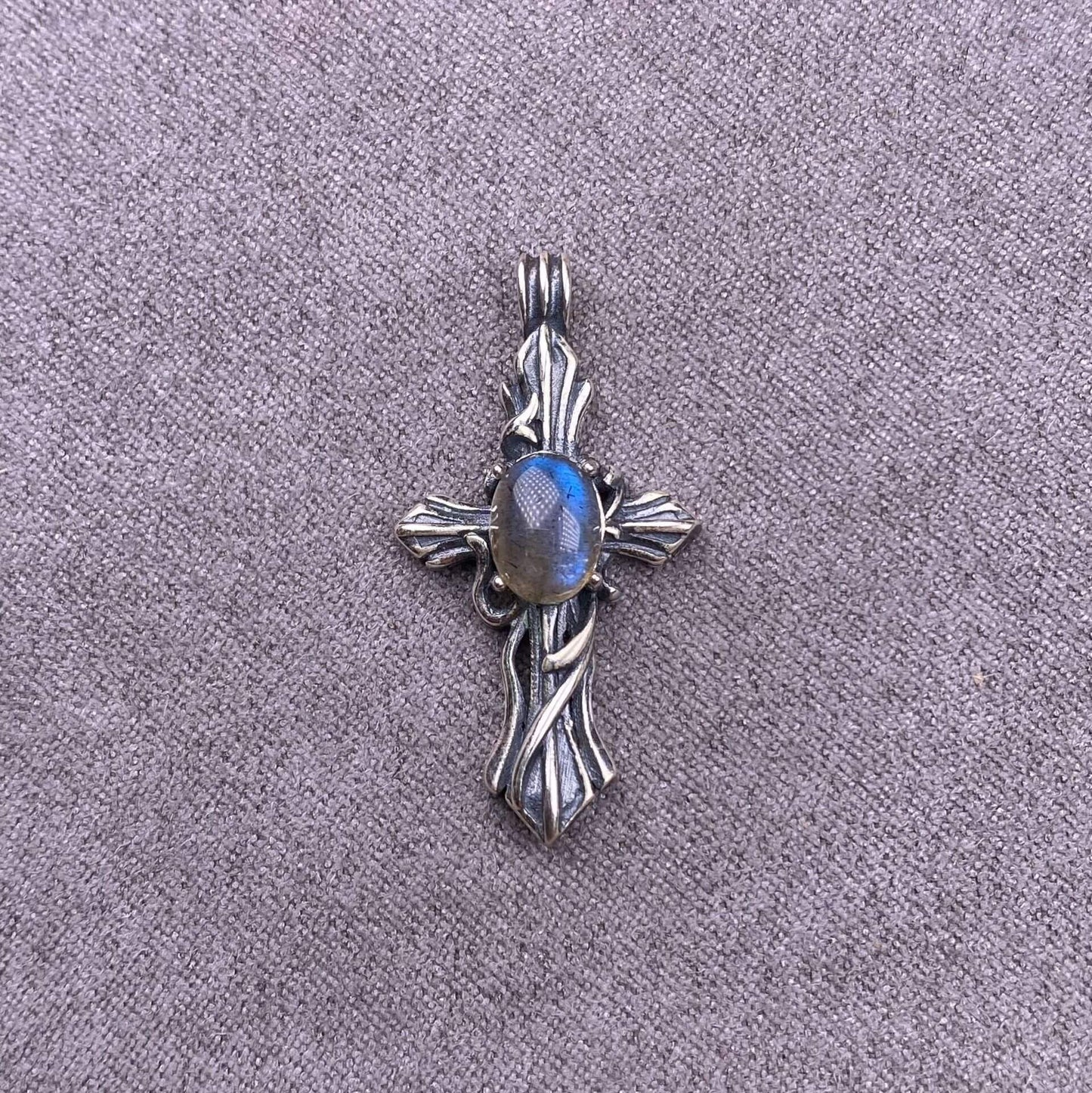 Opal, abalone shell, Larima sea crest stone, grey moonstone, aquamarine, jasper, citrine, turquoise, old waxS925 silver inlaid retro silver cross pendant, aged, personalized and fashionable OL necklace Pendant