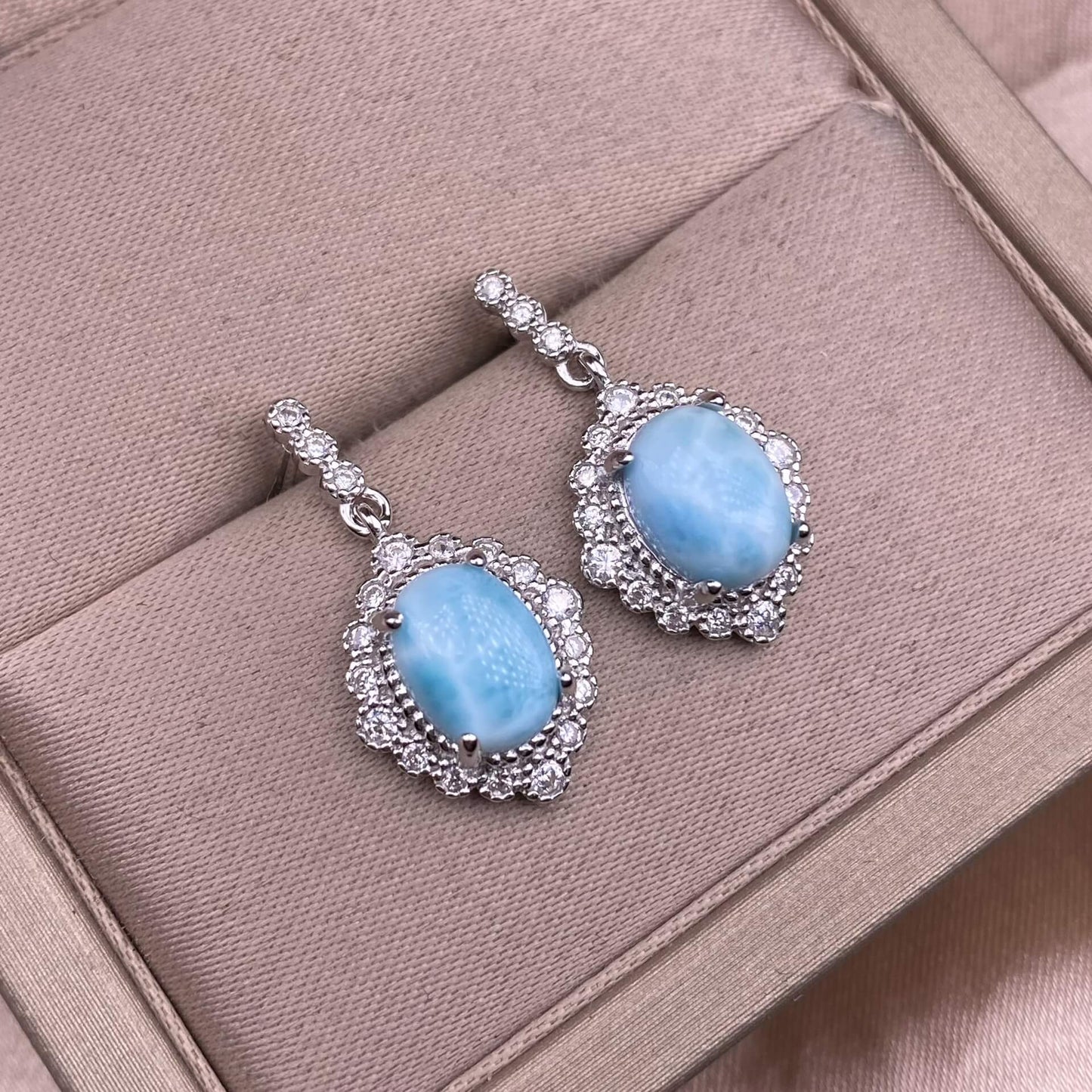 Old wax, Golden Sun, aquamarine, flower amber, citrine, Lapis lazuli, Amethyst, aquamarine, rose quartz, Grey moonlight, Golden Fortune Stone, Black shell Hetian jade, turquoise, Larima sea pattern stone, grape stone earrings S925