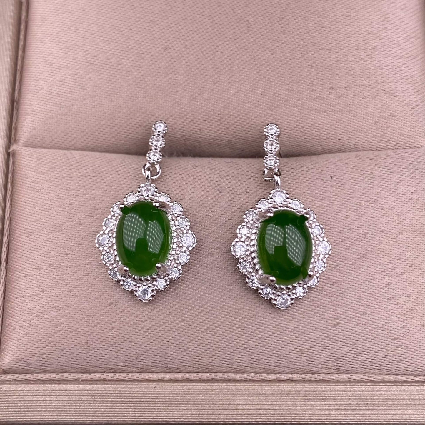 Old wax, Golden Sun, aquamarine, flower amber, citrine, Lapis lazuli, Amethyst, aquamarine, rose quartz, Grey moonlight, Golden Fortune Stone, Black shell Hetian jade, turquoise, Larima sea pattern stone, grape stone earrings S925