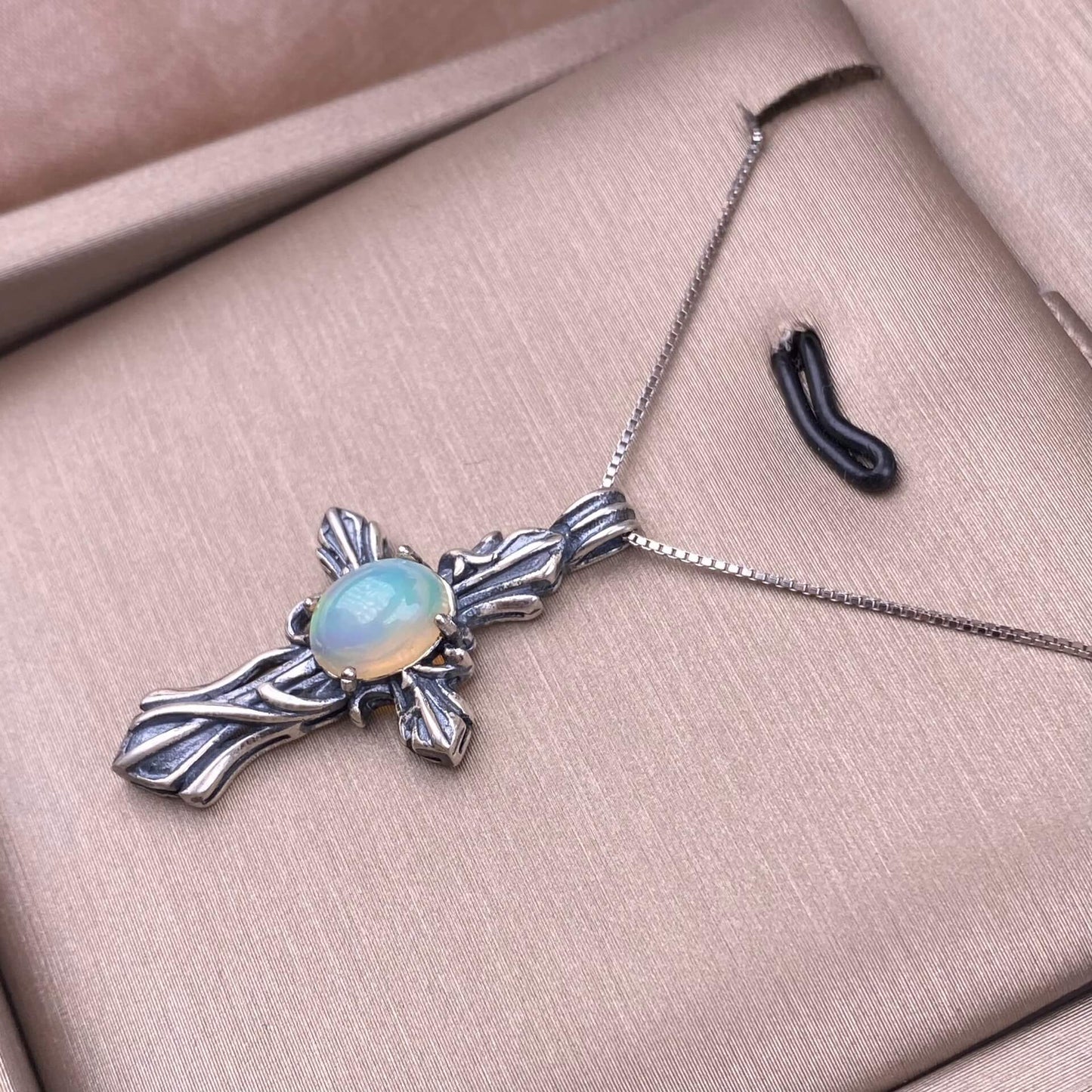 Opal, abalone shell, Larima sea crest stone, grey moonstone, aquamarine, jasper, citrine, turquoise, old waxS925 silver inlaid retro silver cross pendant, aged, personalized and fashionable OL necklace Pendant