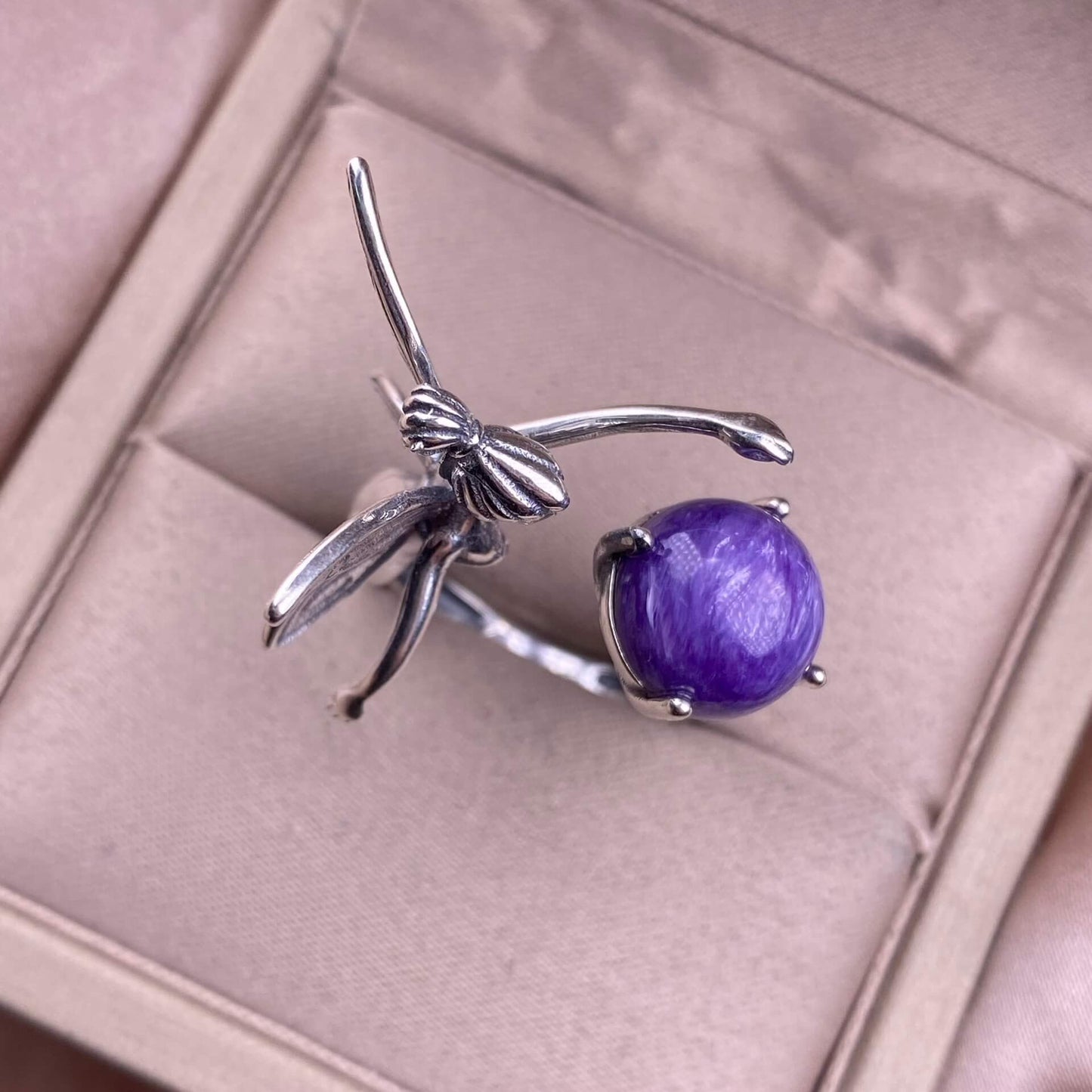 Nanhong stone, amethyst, turquoise, amethyst, ghost stone, golden fortune stone, garnet S925 in silveThe S925 silver grey moonstone ring, set with retro silver, is a new  women's colored gemstone crystal jewelry