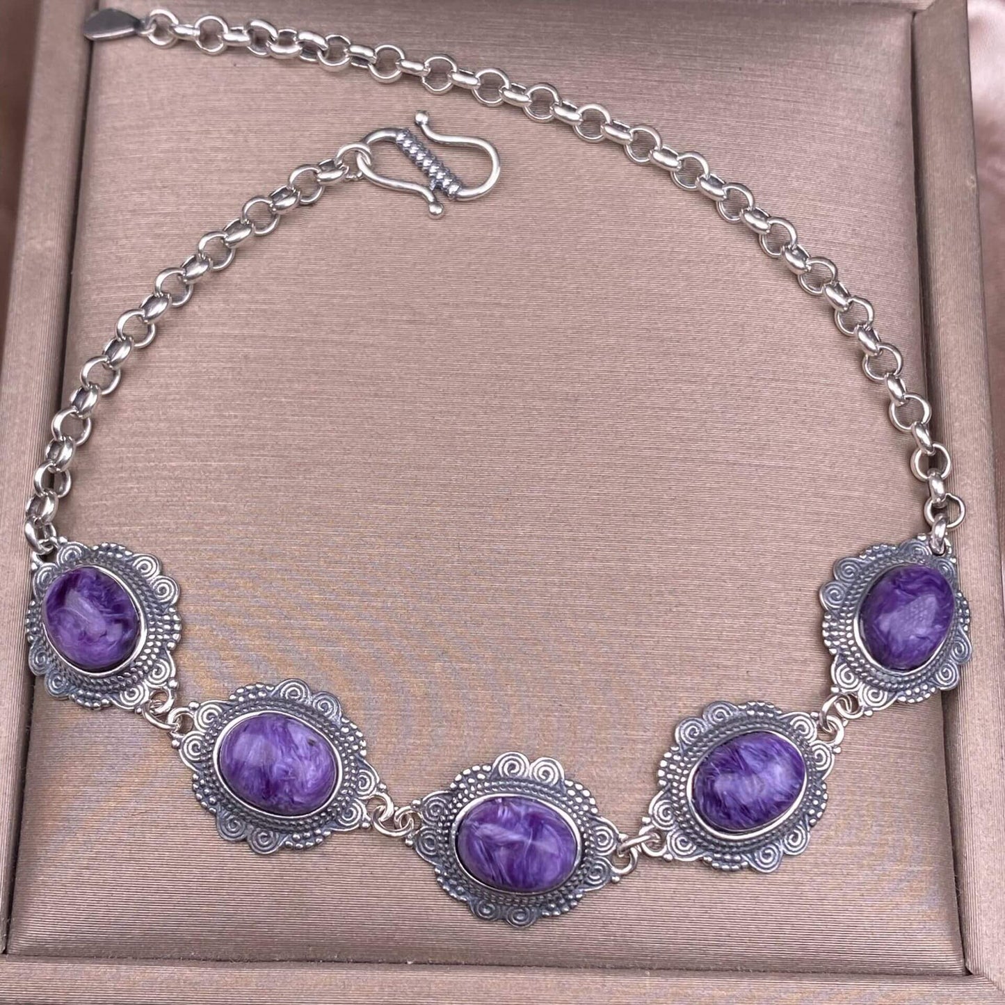 Opal ,Turquoise,black opal, aquamarine,amethyst, purple dragon crystal, garnet,Red jasper golden stone Golden SunThe s925 silver bracelet, set with retro silver multi-grain colored gemstone crystal, is a fashionable and versatile ladies' jewelry