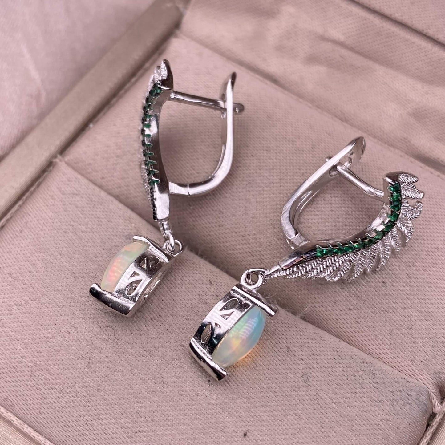 Opal Peridot garnet earrings S925, silver inlaid with full diamonds, feather style, Aubao colorful ear buckles, fashionable OL earrings, horse eye Opal