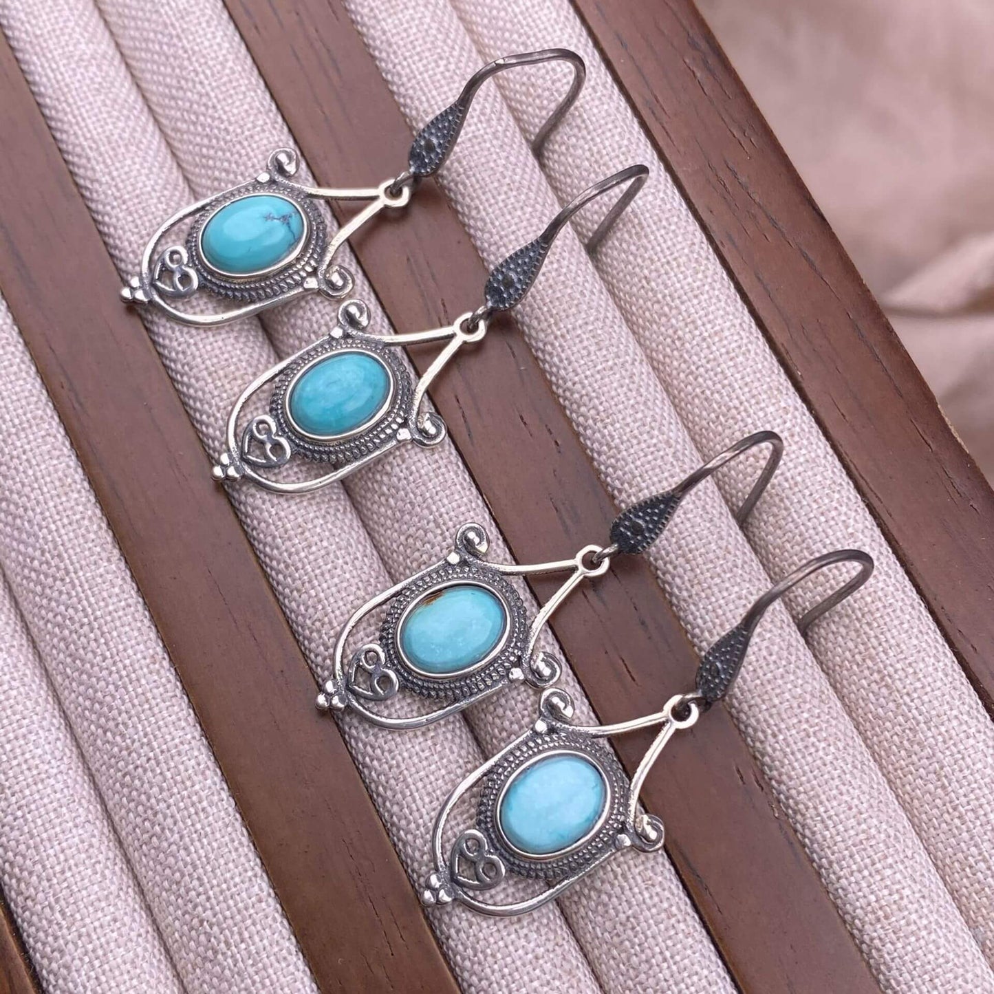 Old wax, cut garnet, round garnet, grape stone, opal, flower amber, tea crystal, grey moonstone, turquoise, aquamarine, ghost stone, sea pattern stone, amethyst earrings S925, silver inlaid exquisite and light luxury women's earrings
